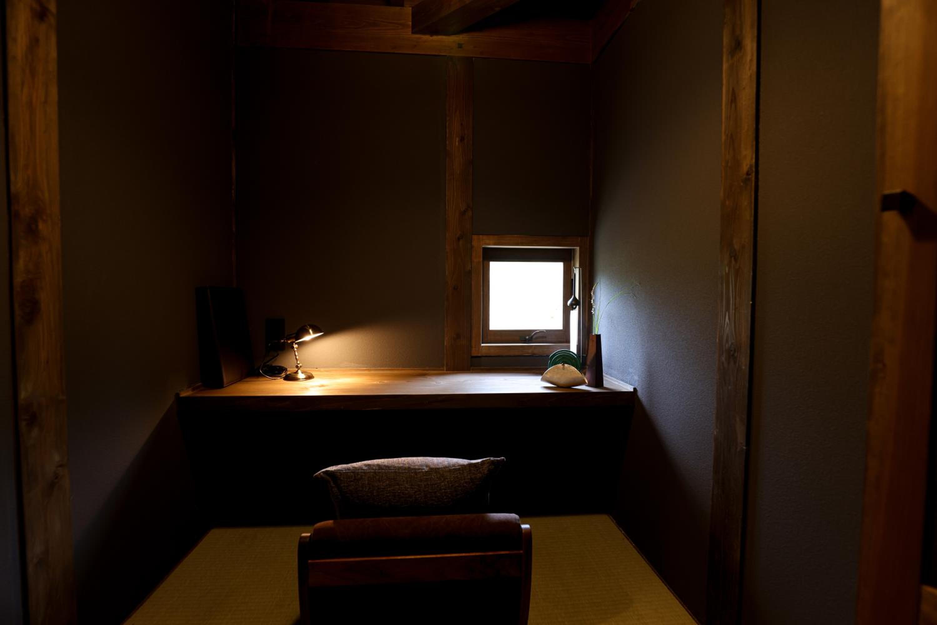 Twin Room with Bathroom - Photo 10
