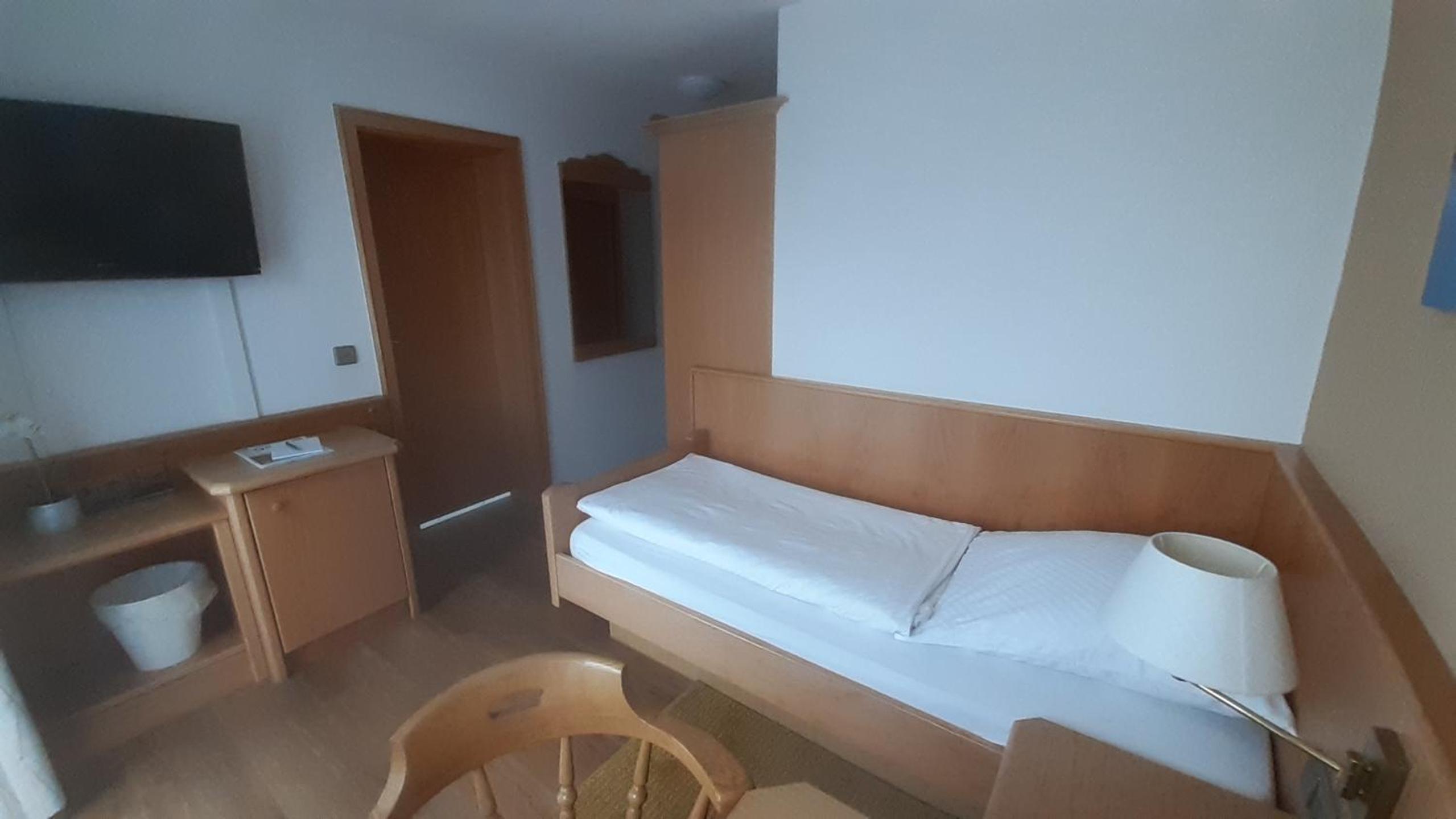 Single Room photo 2