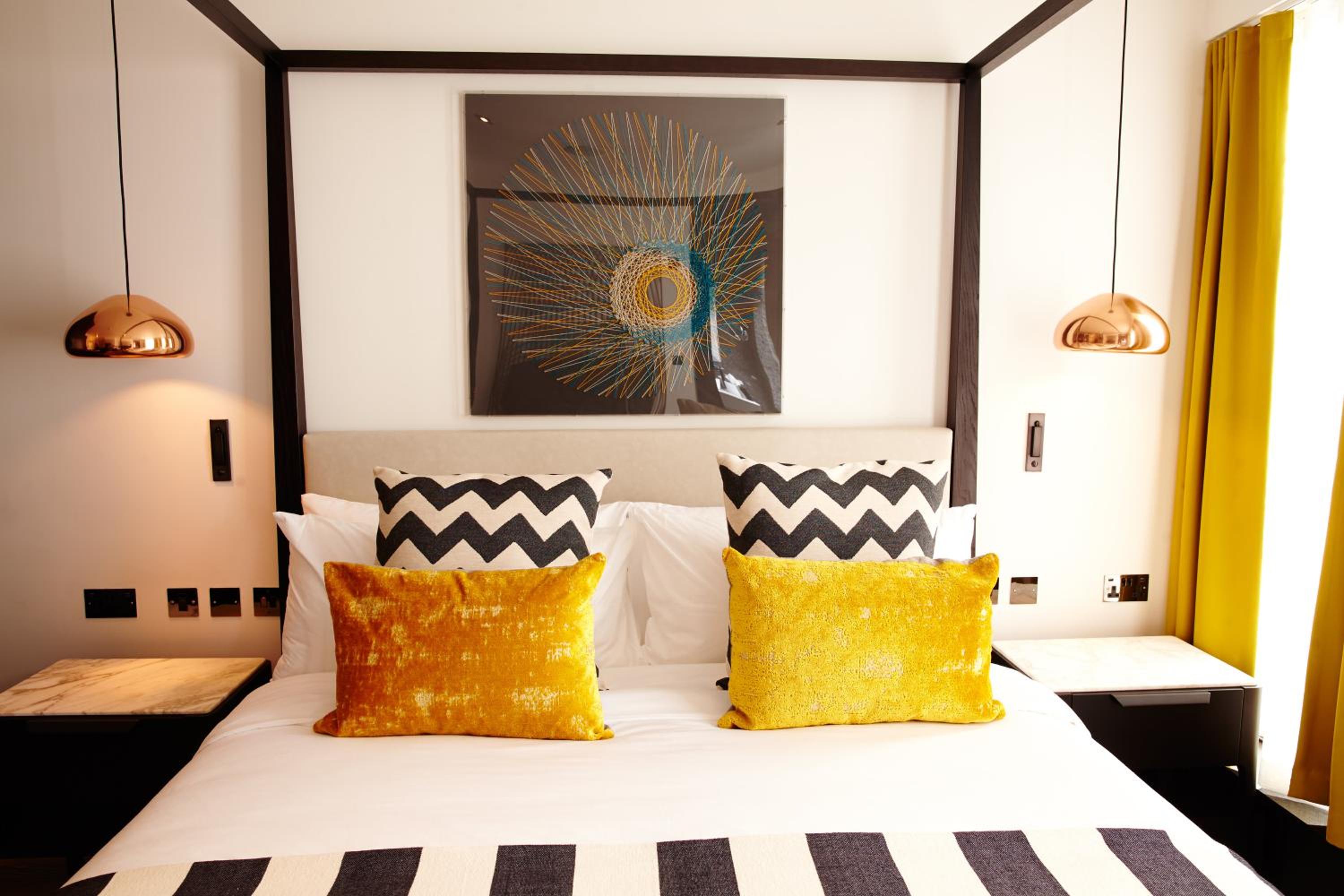 Standard King Room with City View photo 3