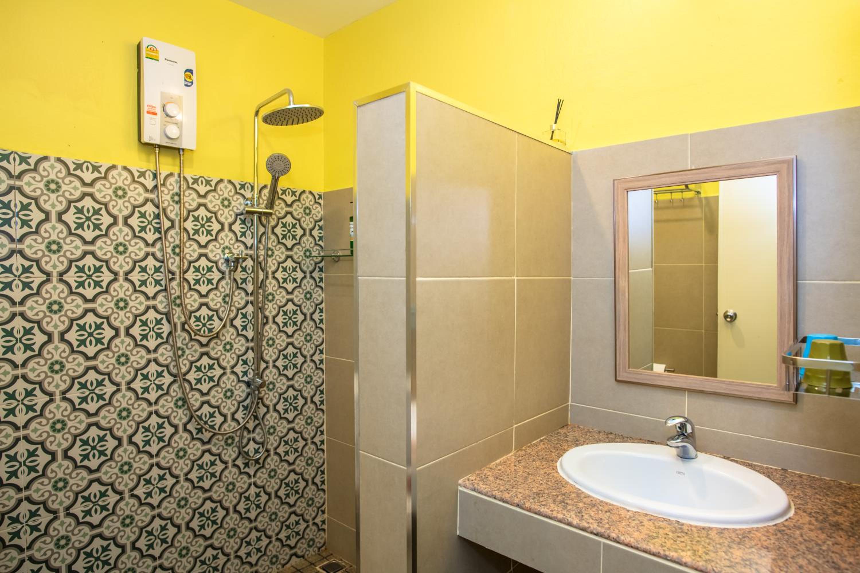 Double Room with Bathroom photo 2