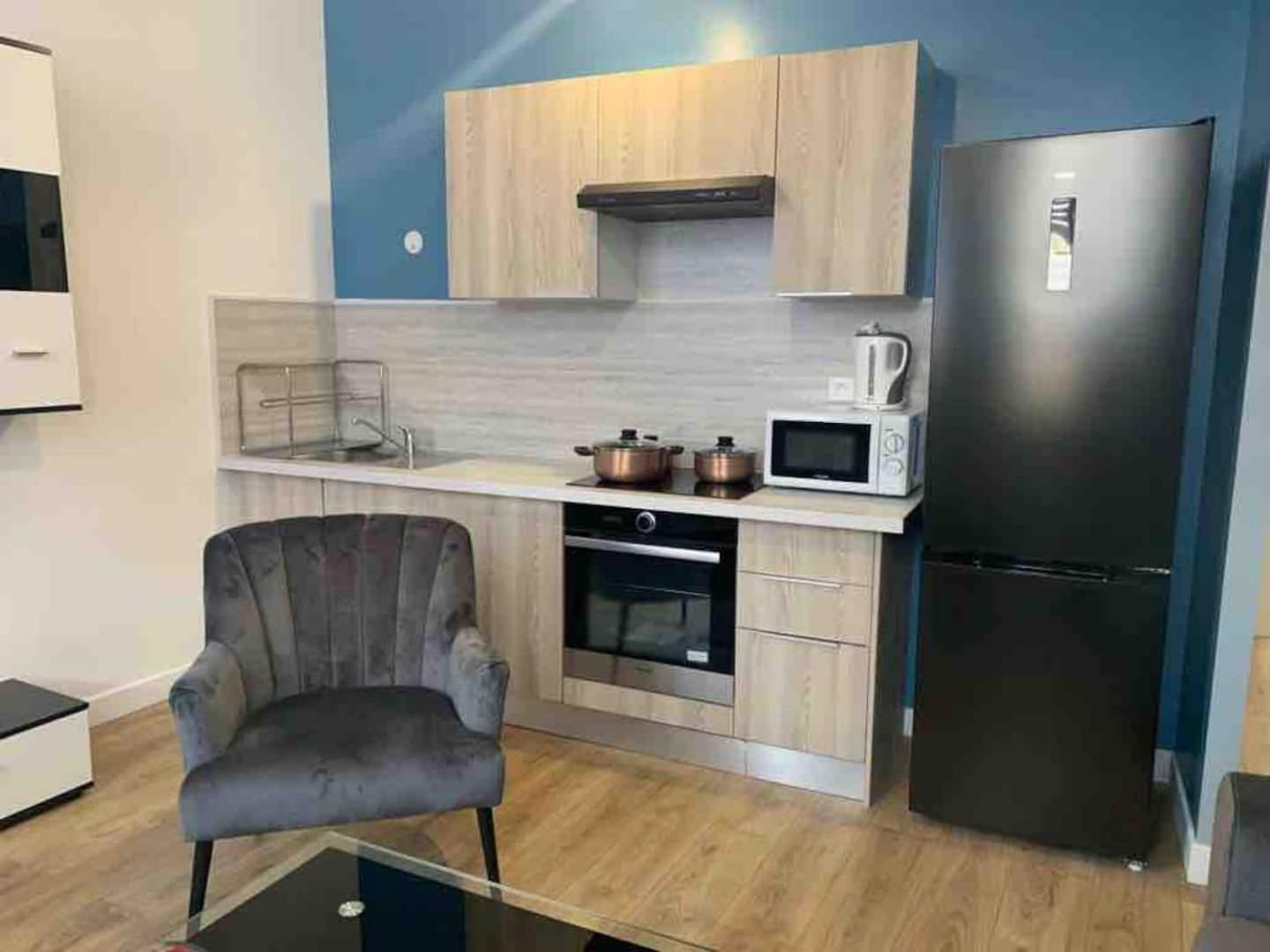 One-Bedroom Apartment - Photo 9