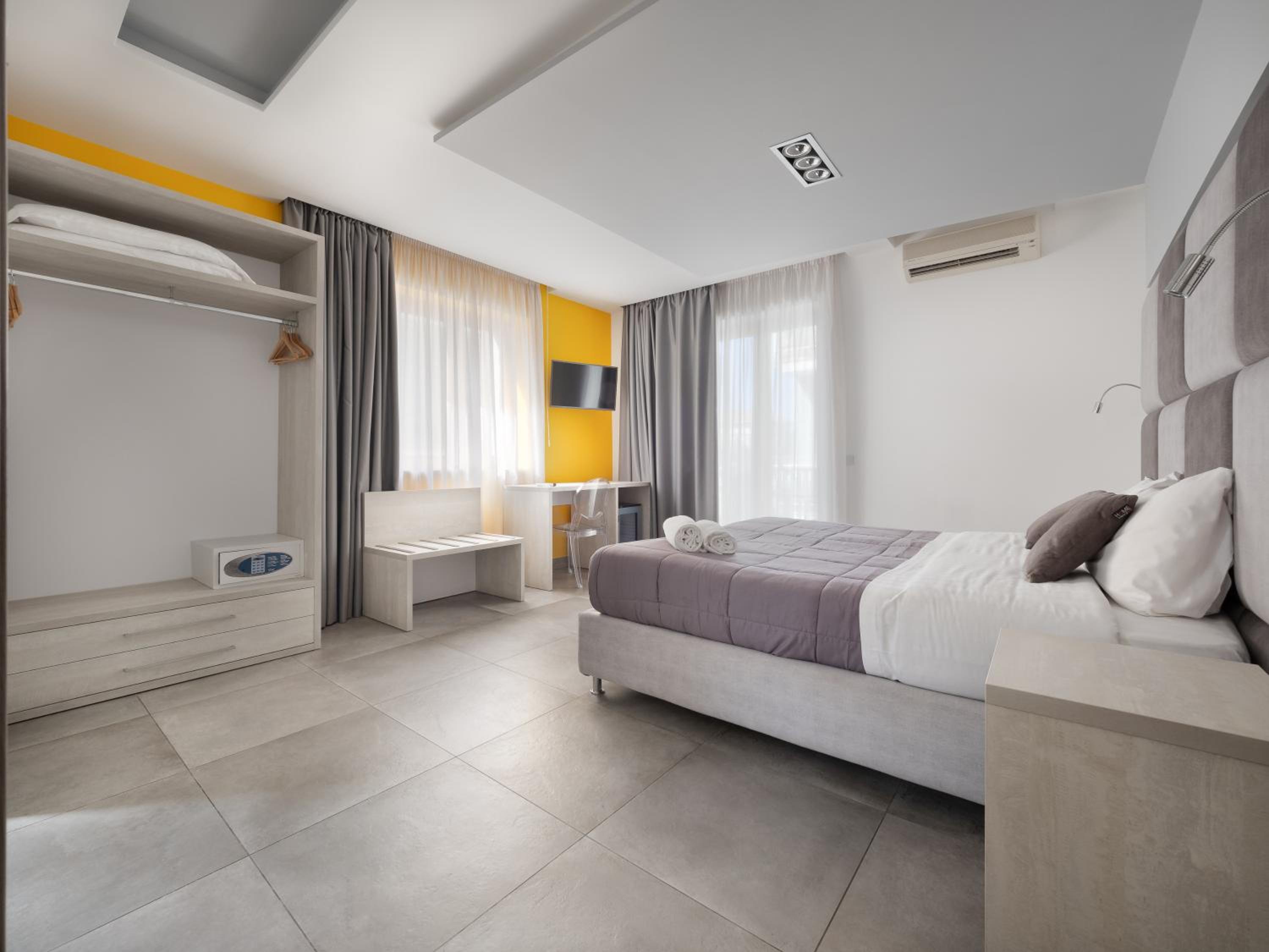 Deluxe Double or Twin Room with Balcony