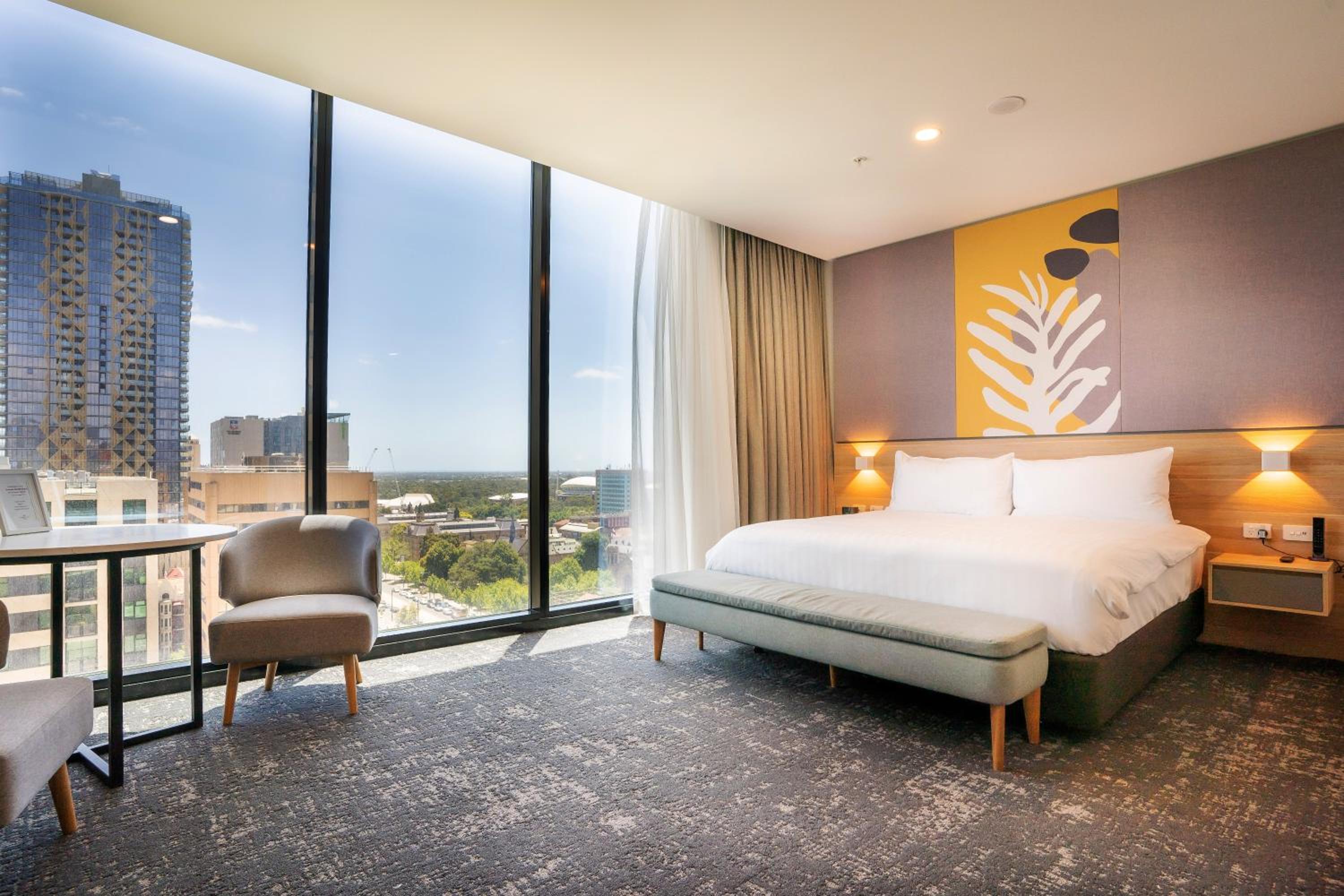 Premium King Room with City View - Photo 2