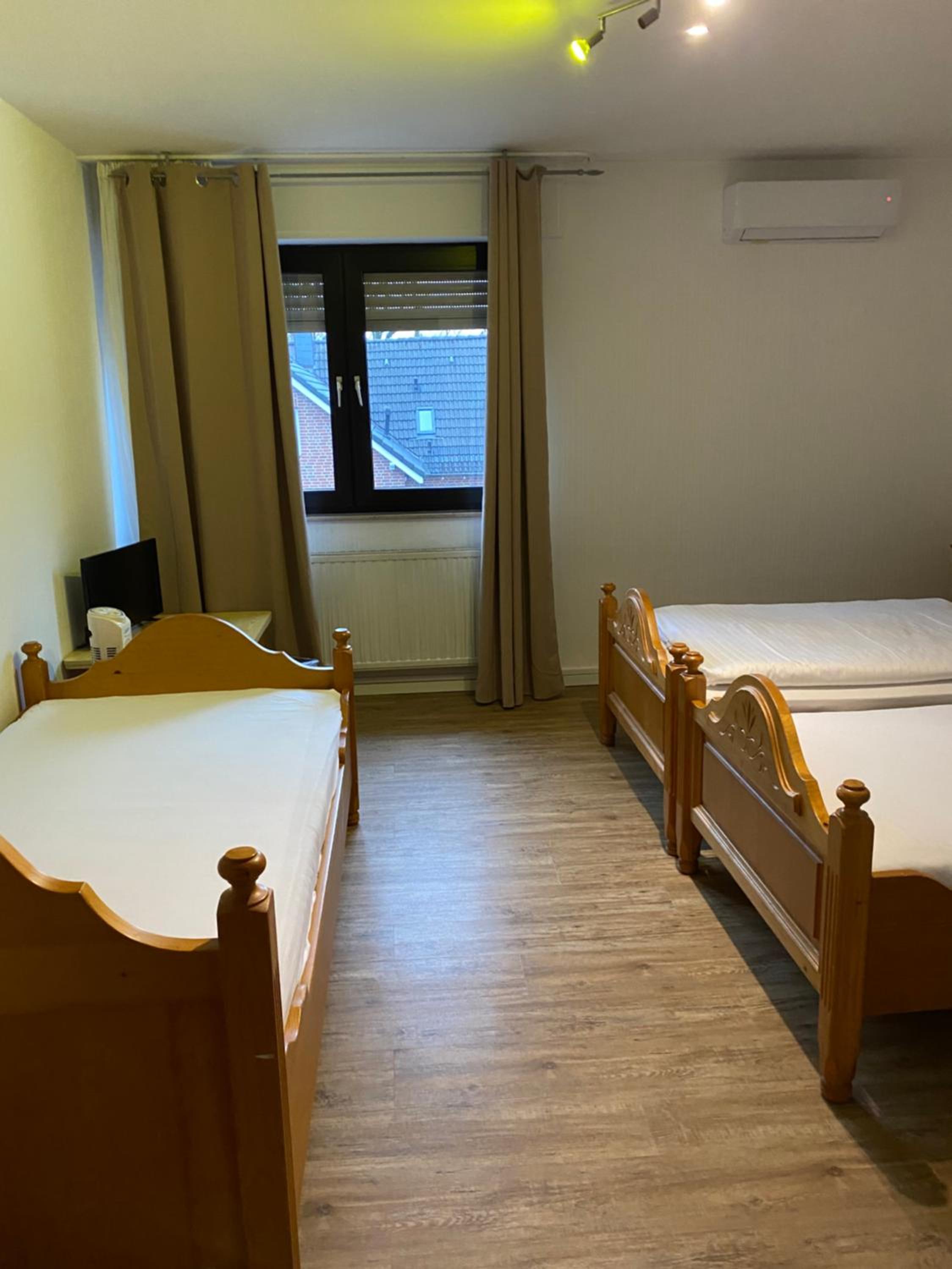 Classic Triple Room - Photo 4