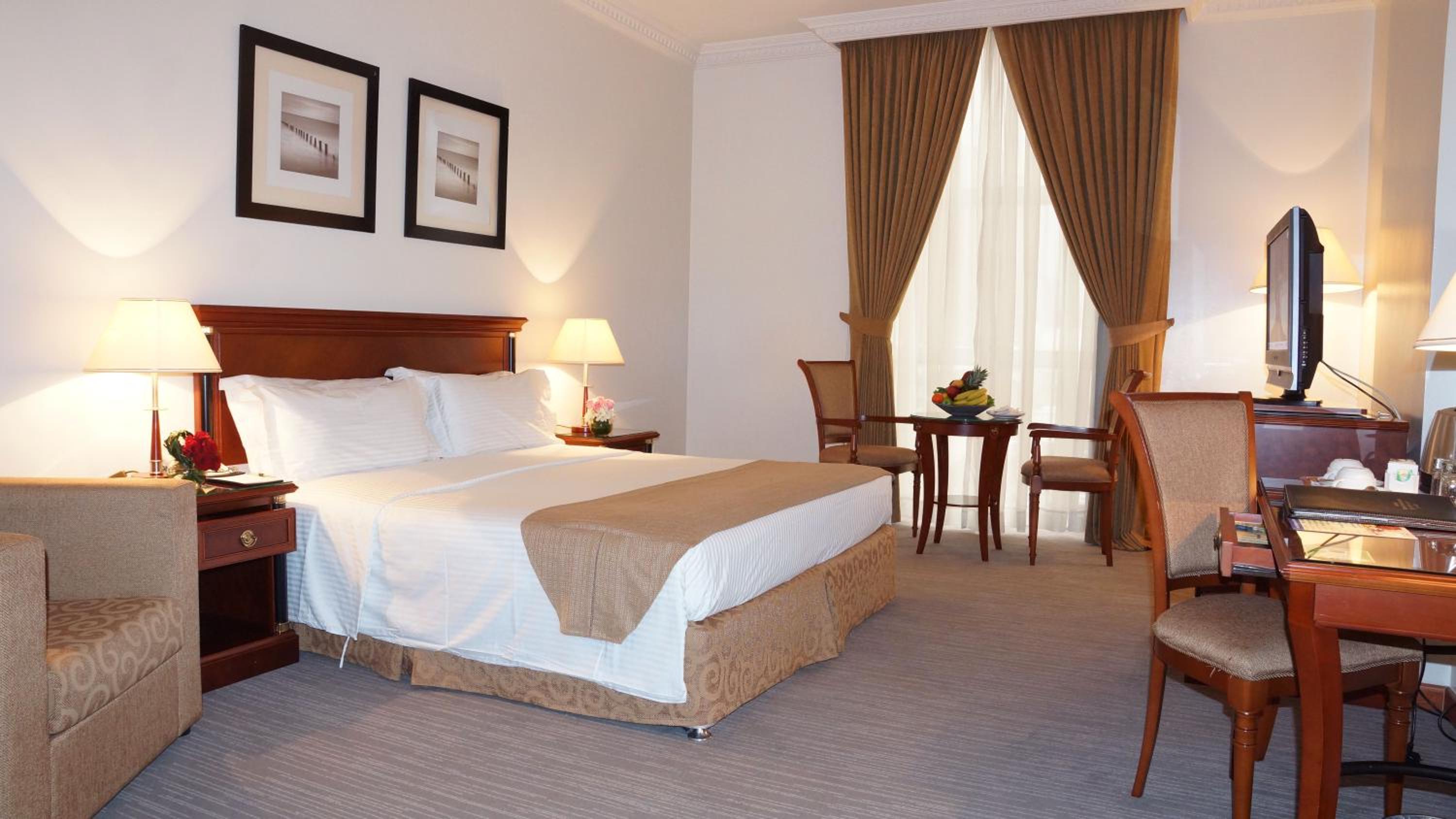 Standard King Room - Photo 5