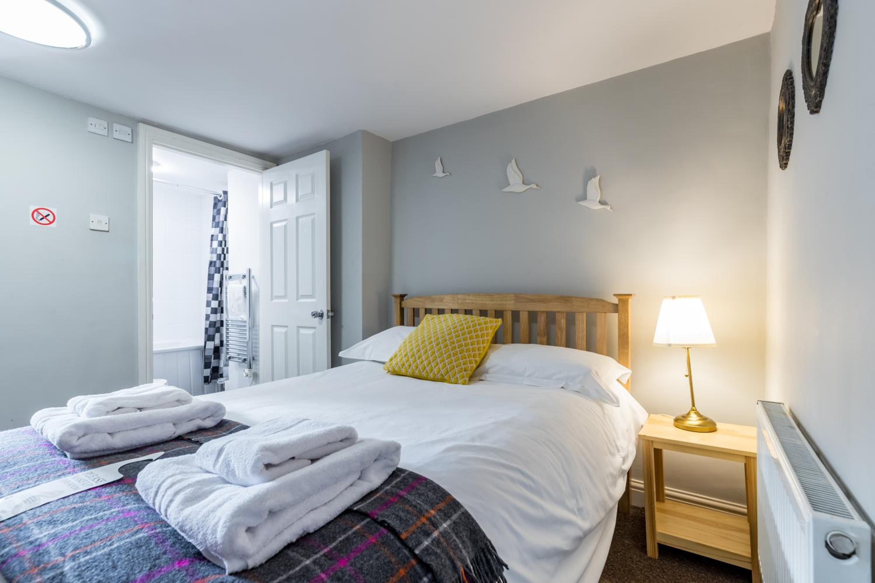 Standard Double Room - Photo 3