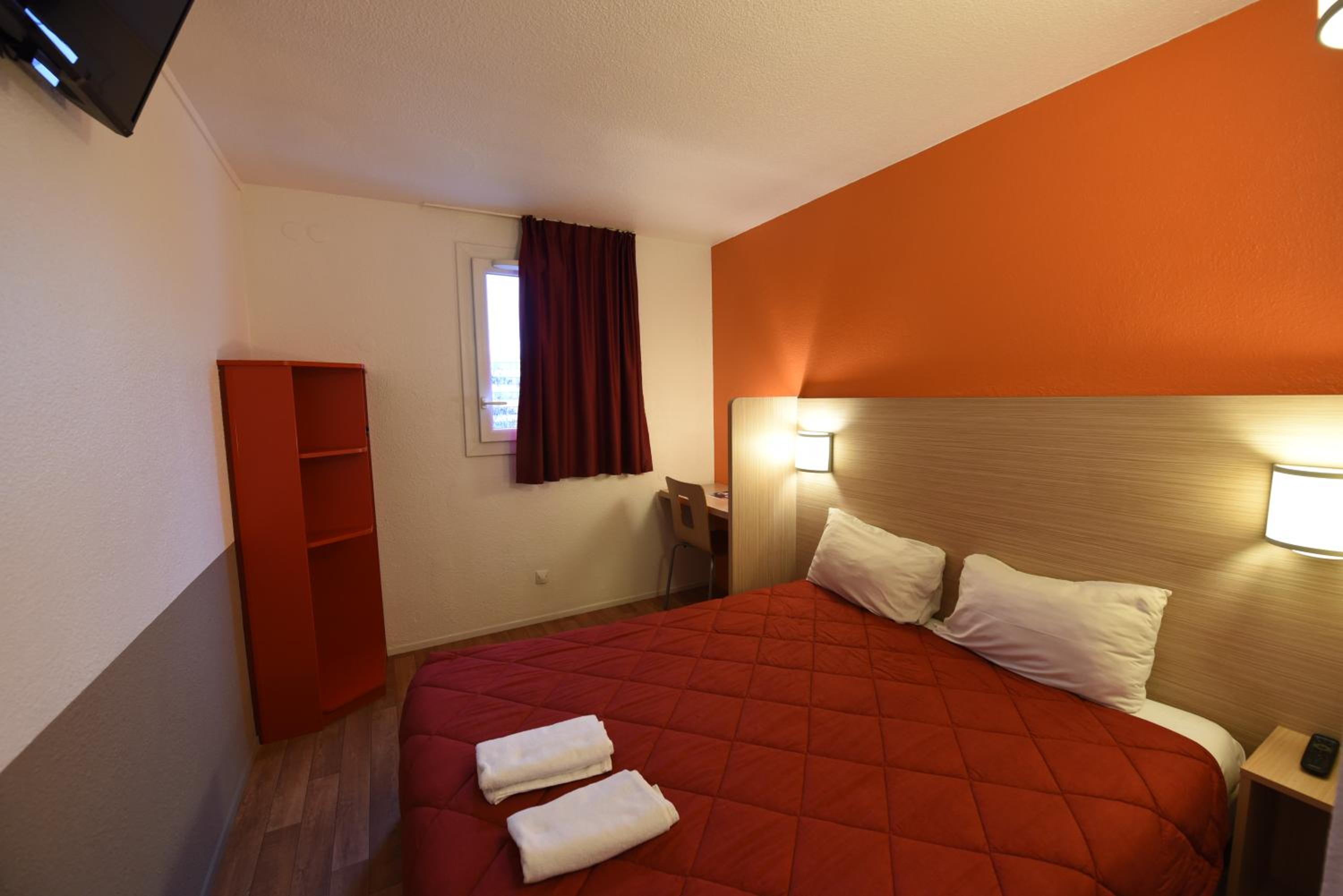 Double Room - Photo 6