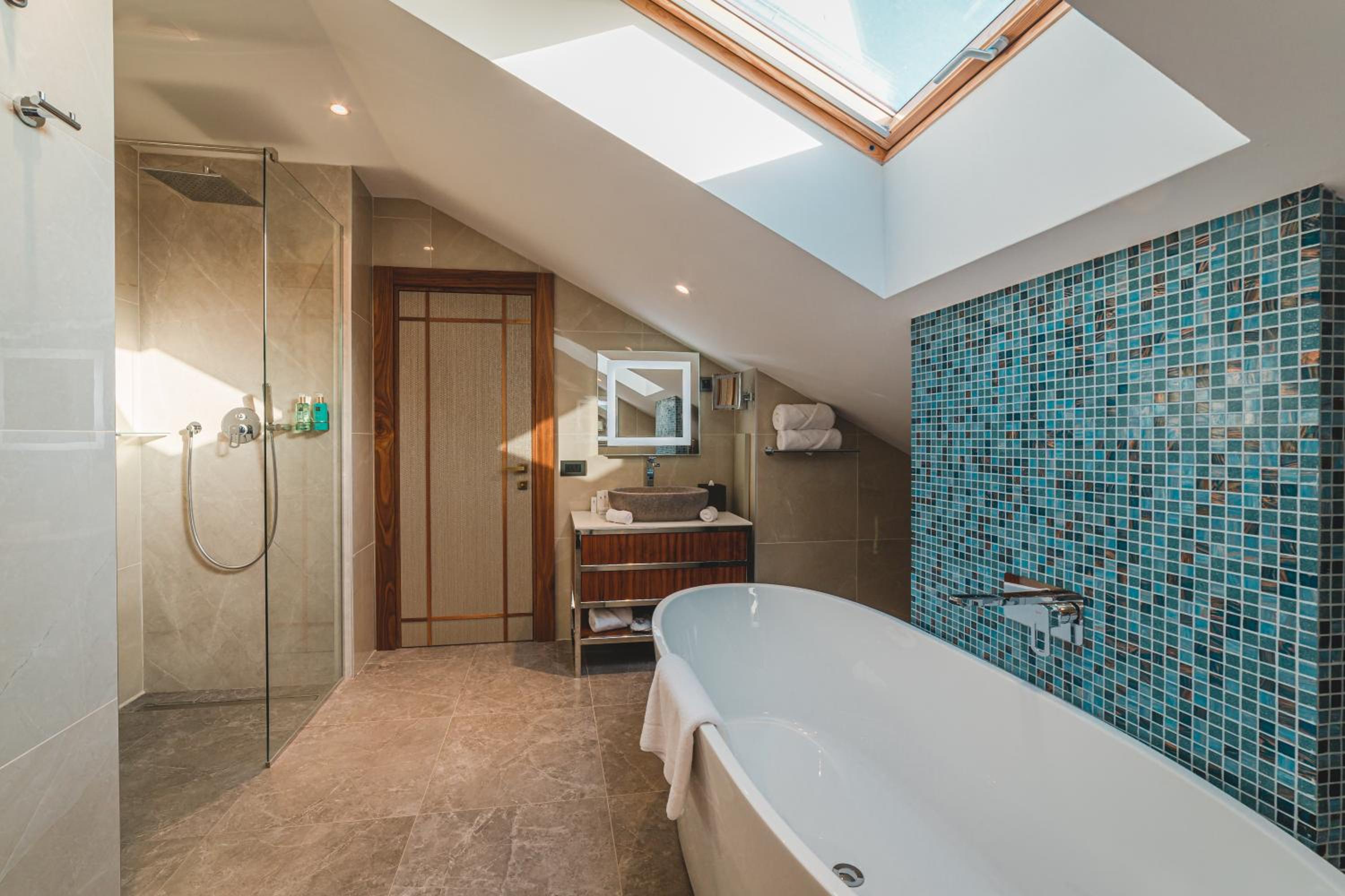 Junior Suite with Sea View - Photo 5