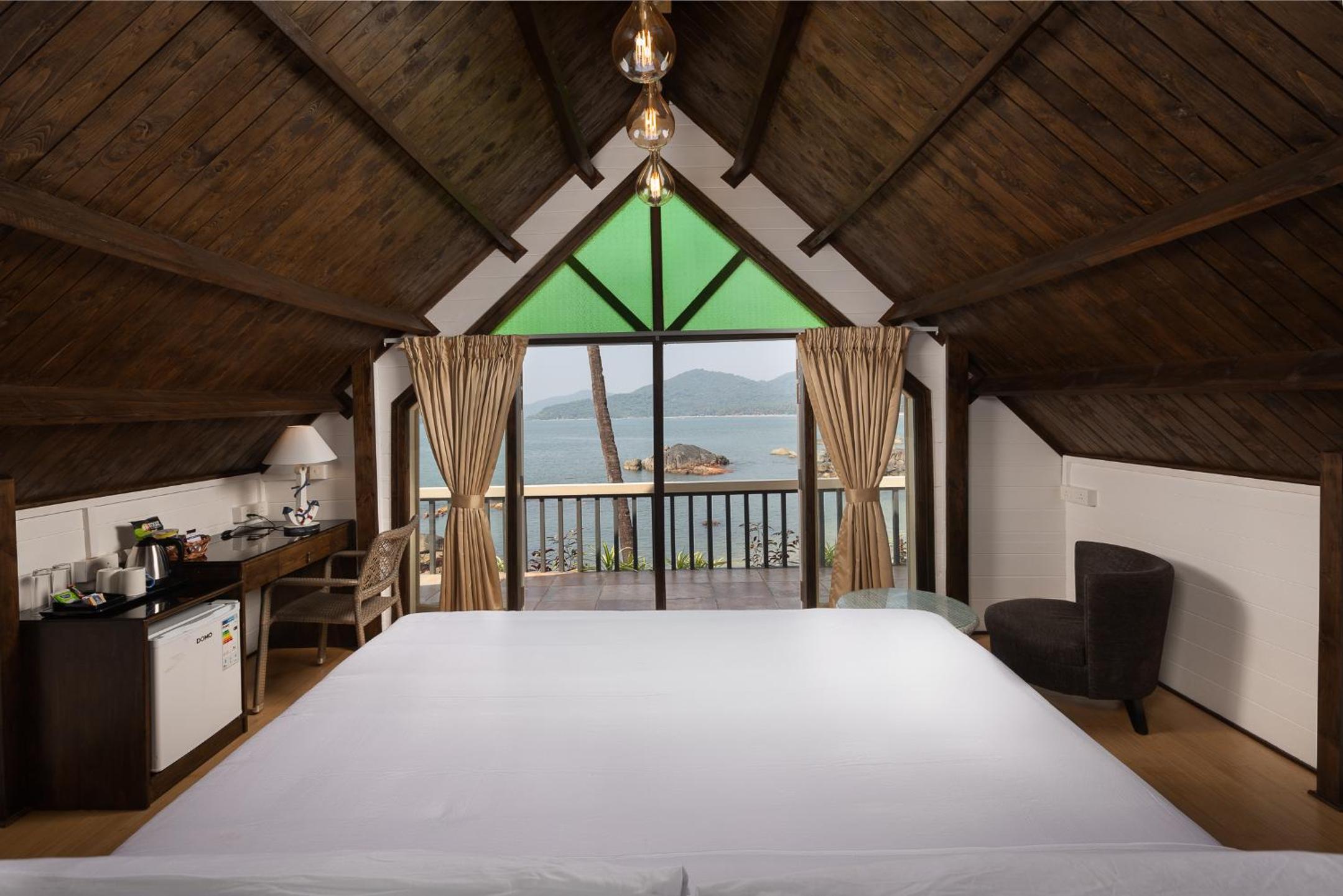 Premium Sea-View Balcony Room (Love)  photo 1