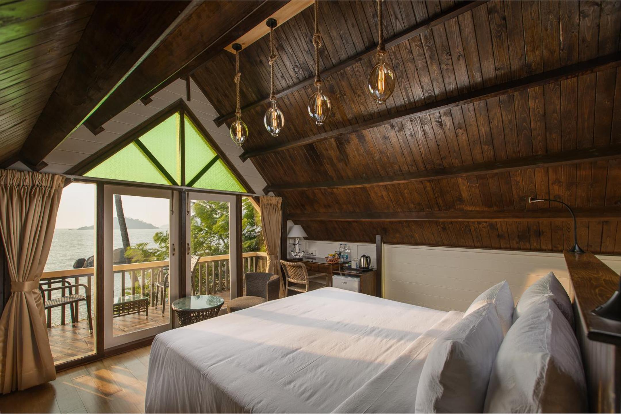 Premium Sea-View Balcony Room (Peace)  photo 1