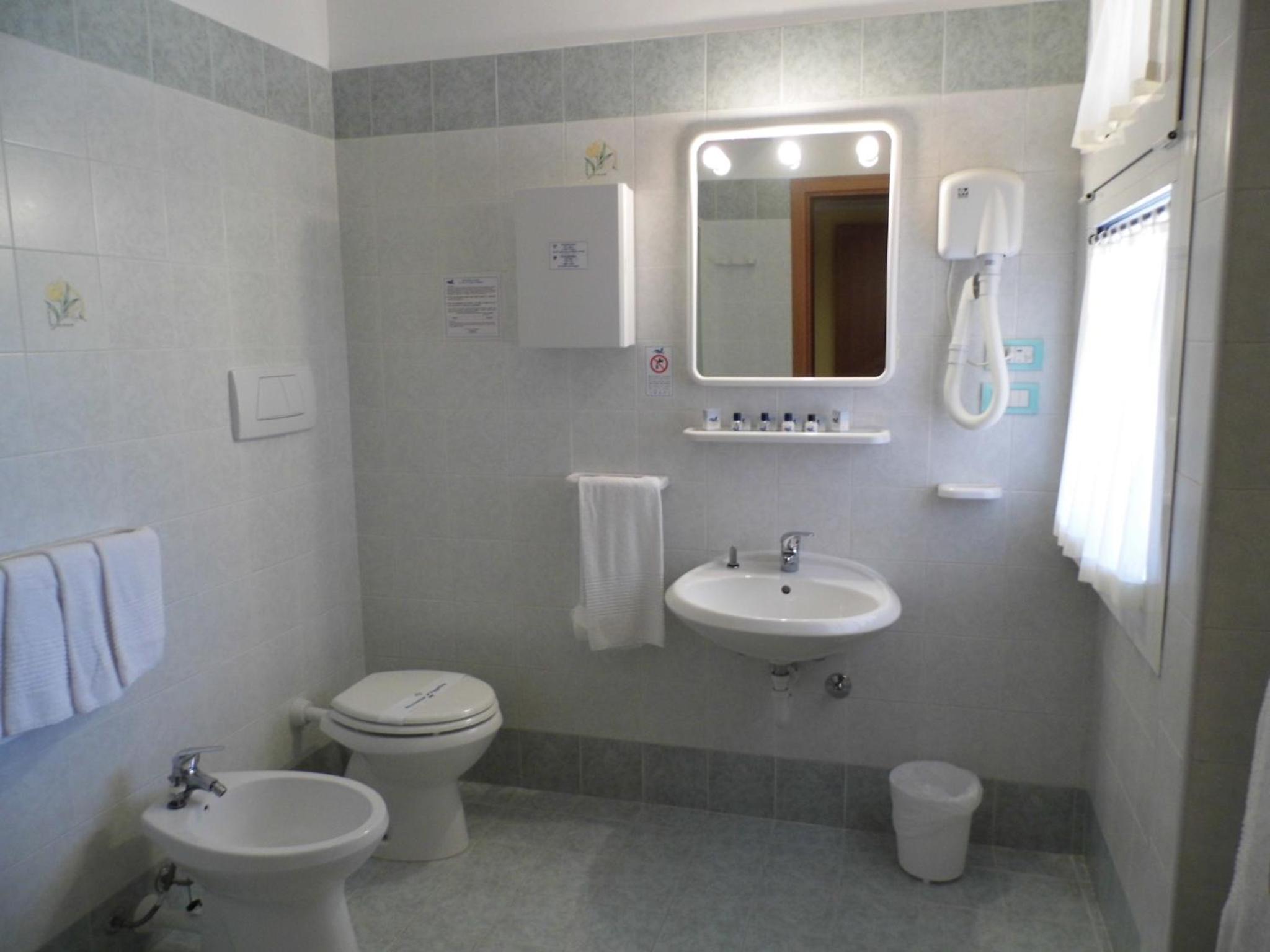 Double Room - Photo 3
