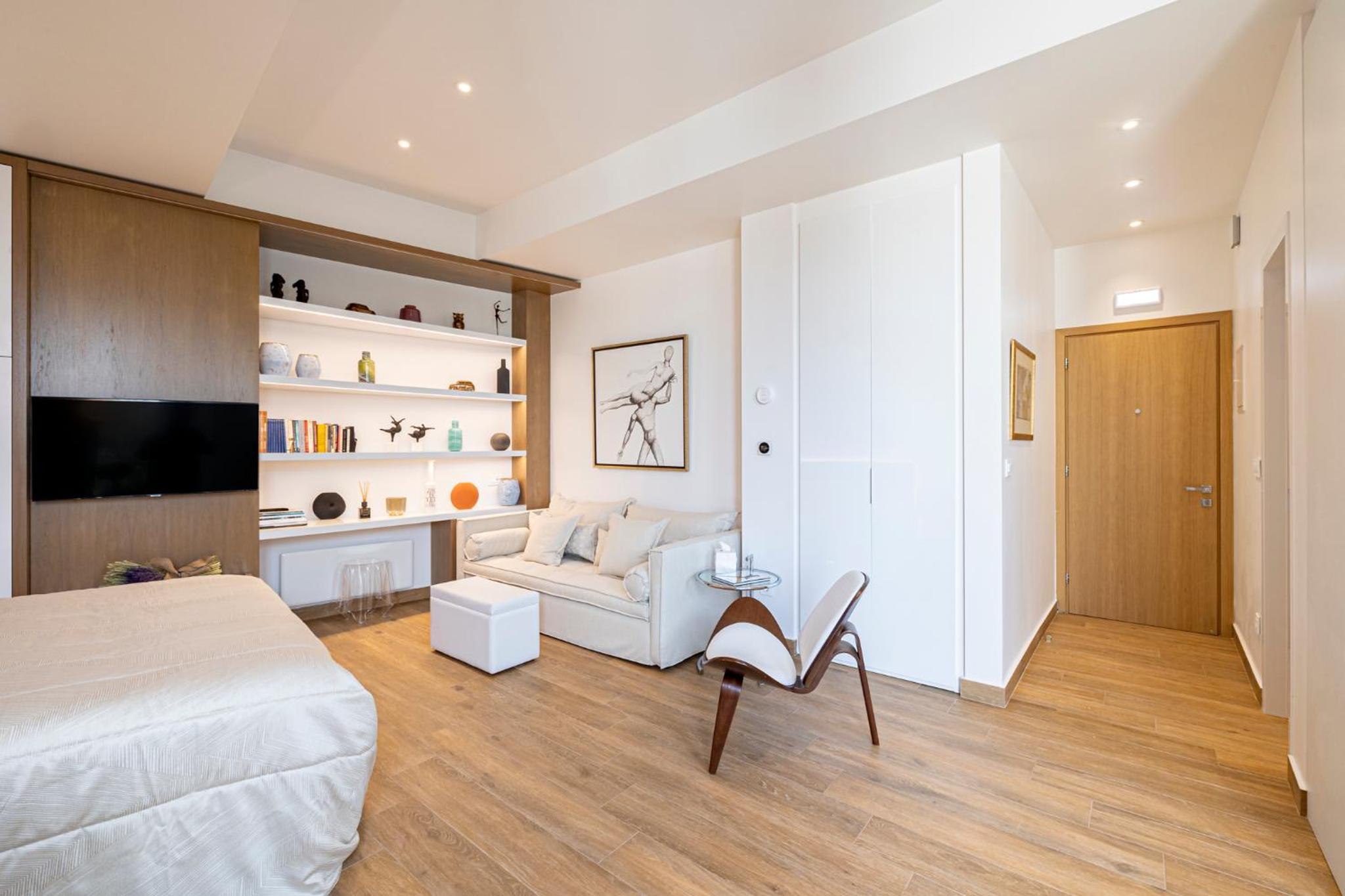 One-Bedroom Apartment