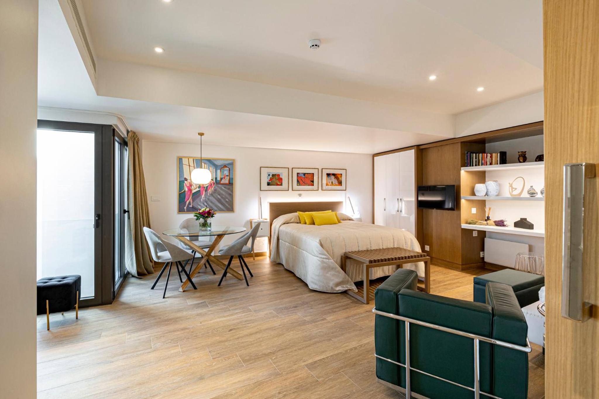 One-Bedroom Apartment