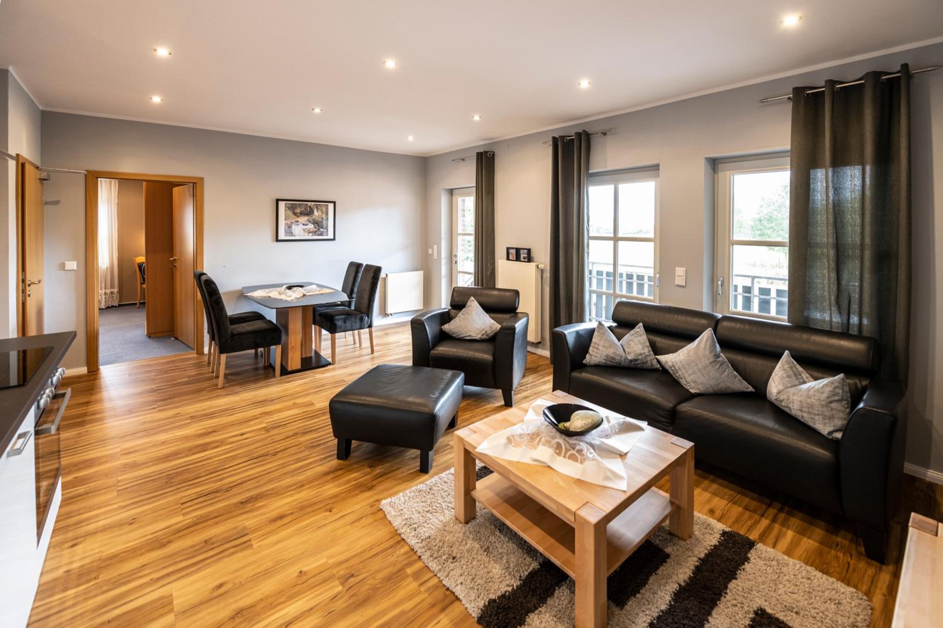 Apartment with Lake View