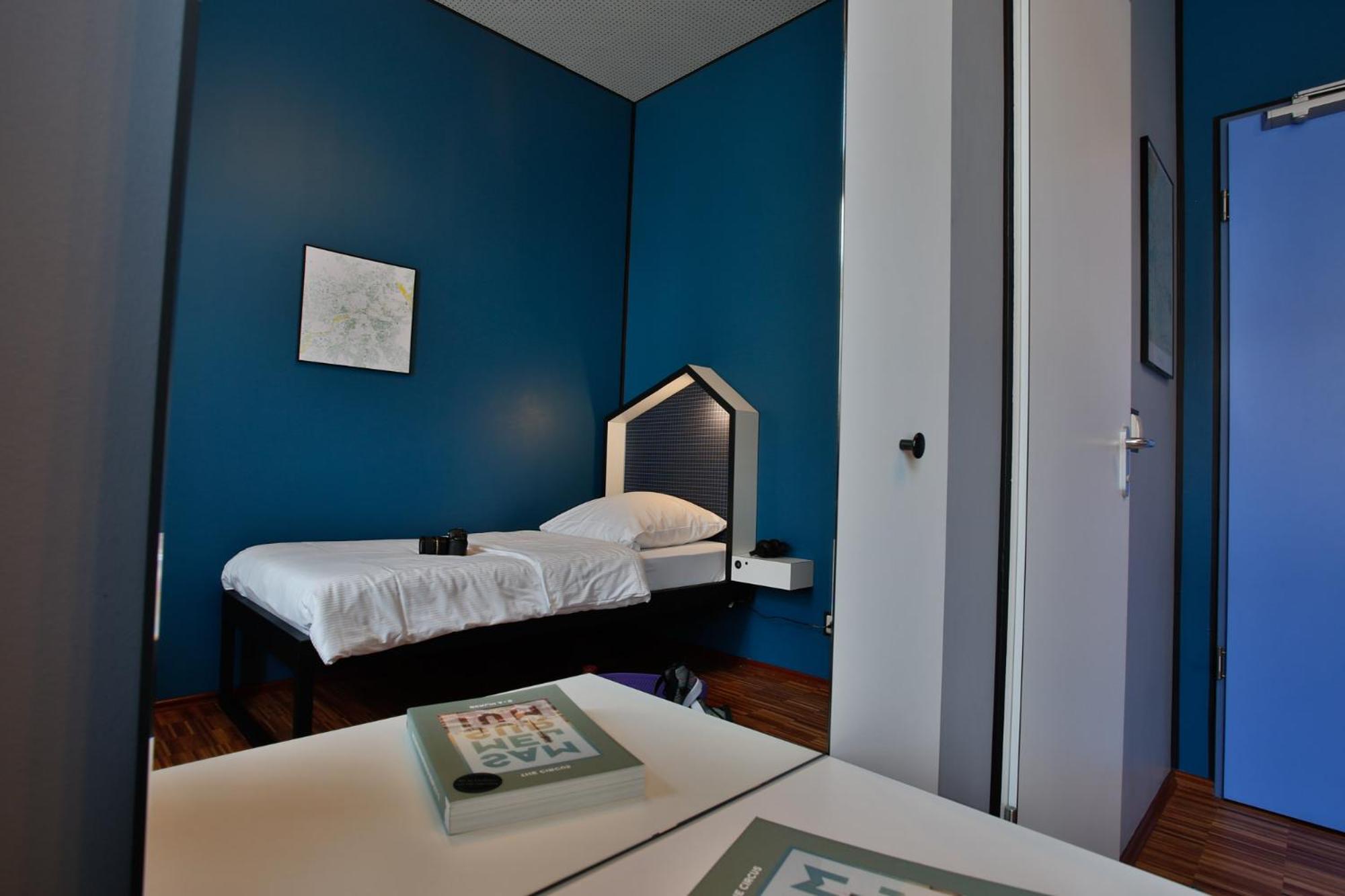 Single Room with Shared Bathroom photo 3