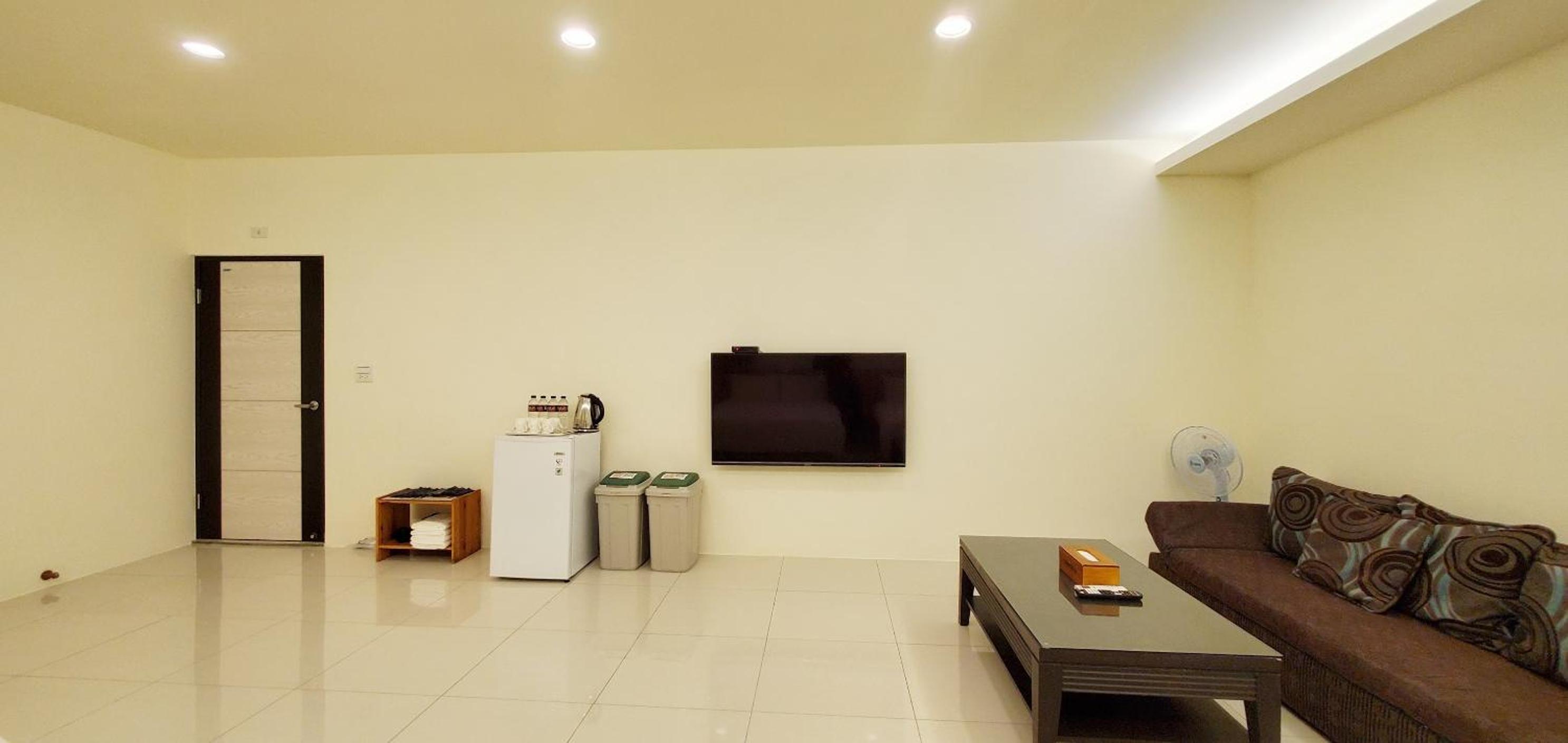 Family Room for 6
