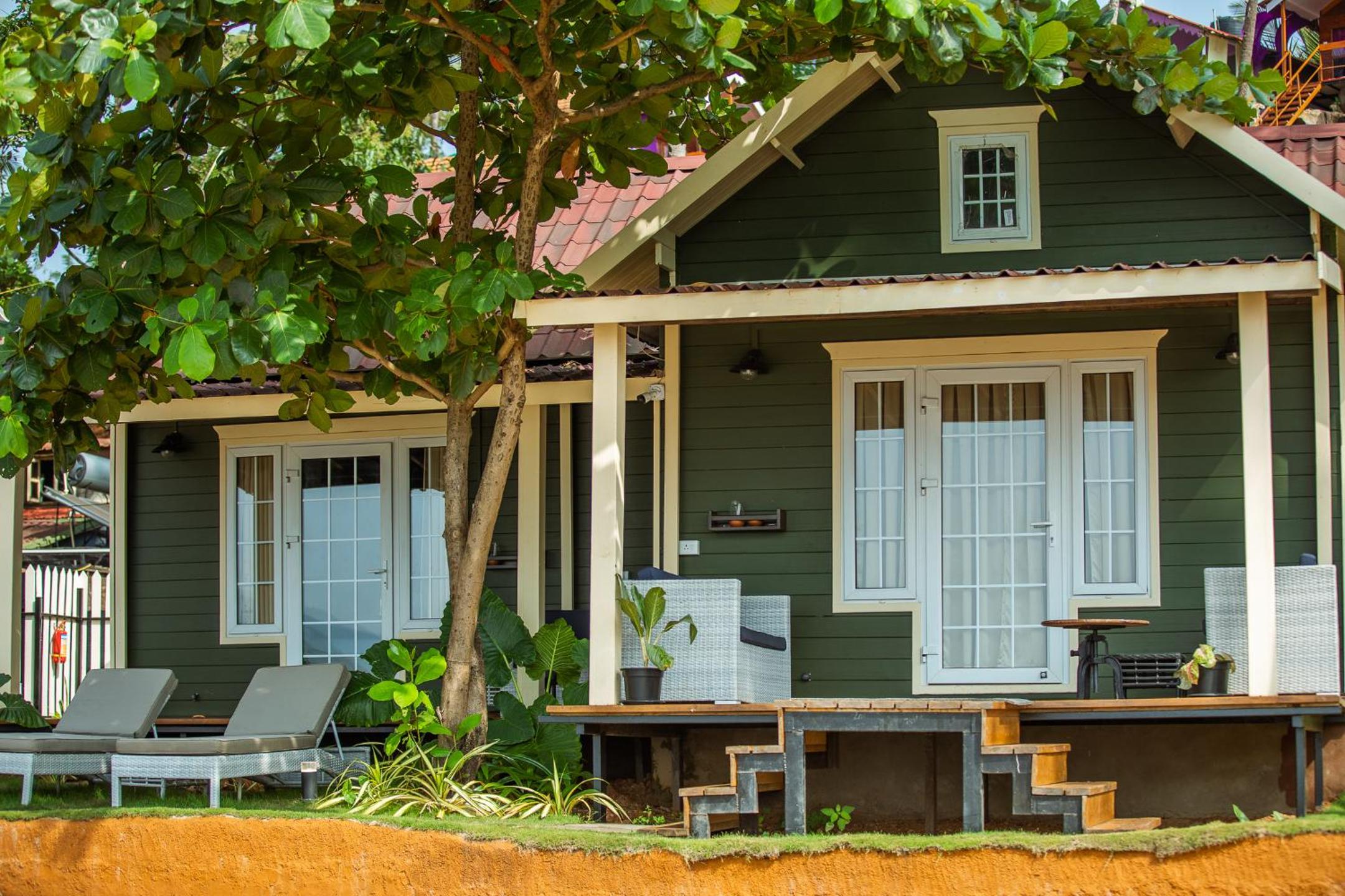 Superior Luxury Sea-View Chalet with Outdoor Jacuzzi  photo 3