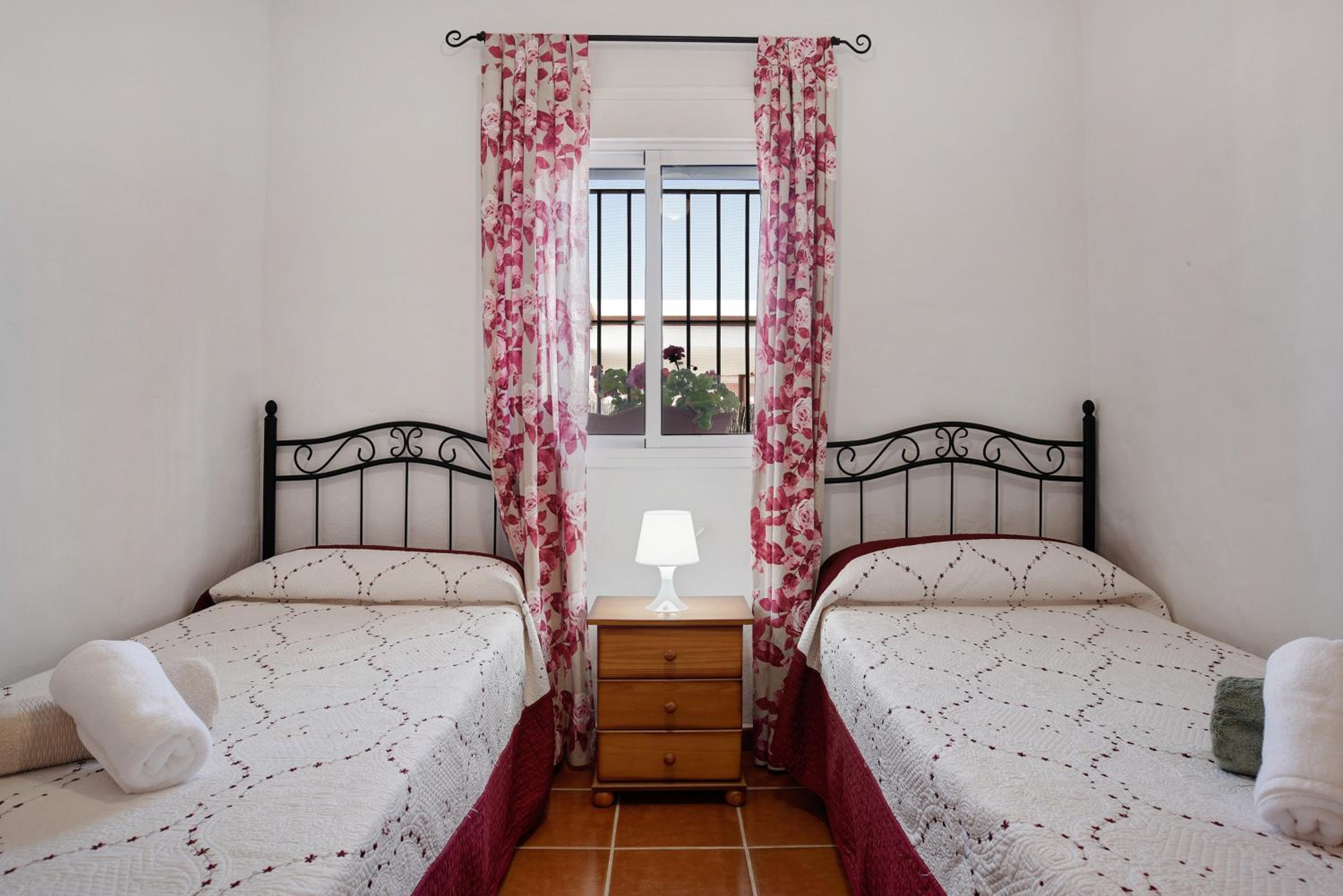 Quadruple Room with Bath photo 3