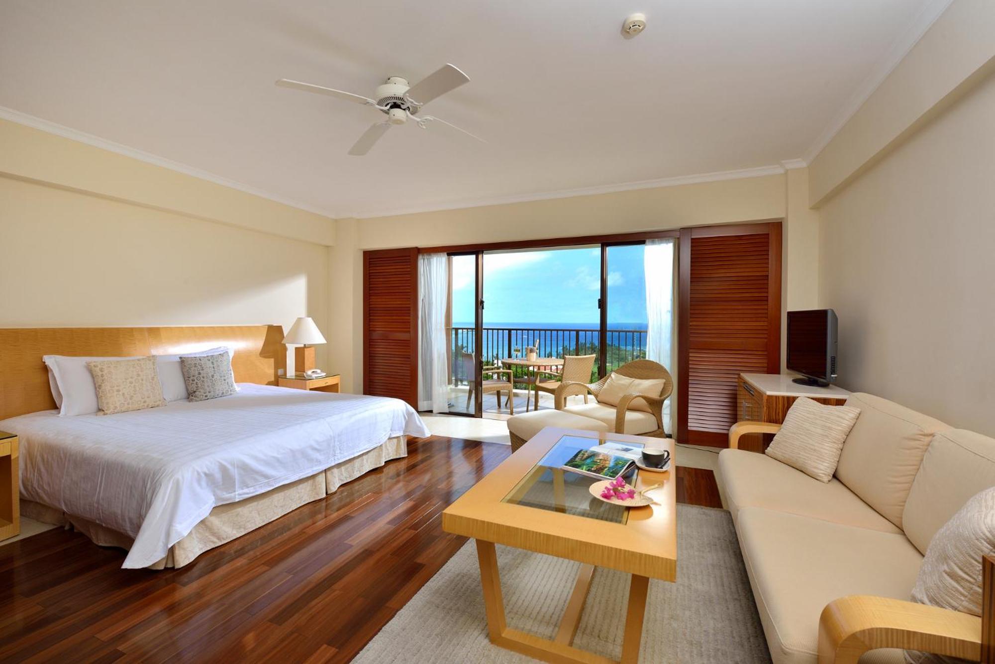 High Floor Deluxe King Room with Club servise (Over 13 years old only) - Non-Smoking