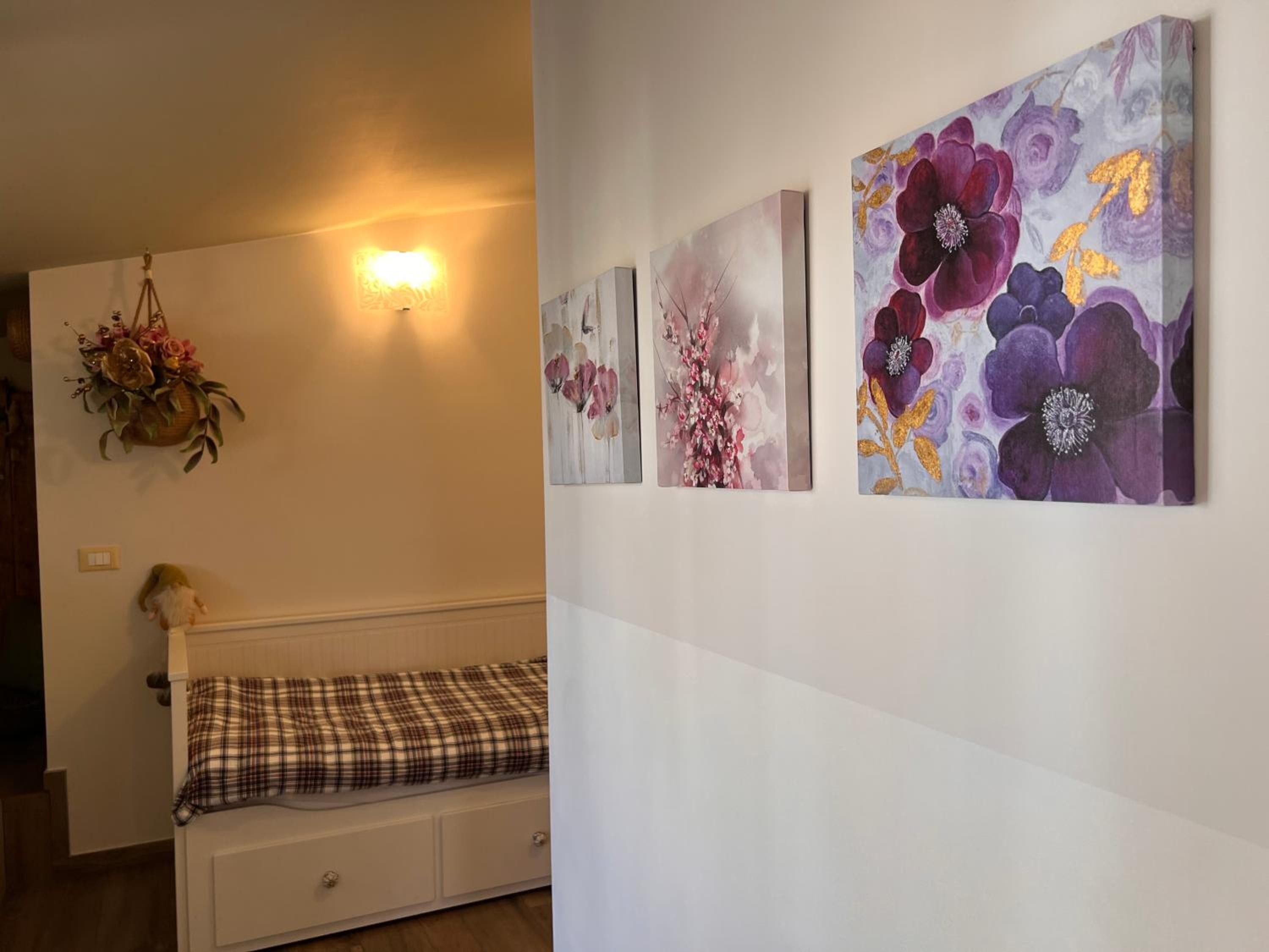 Deluxe Family Suite - Photo 11