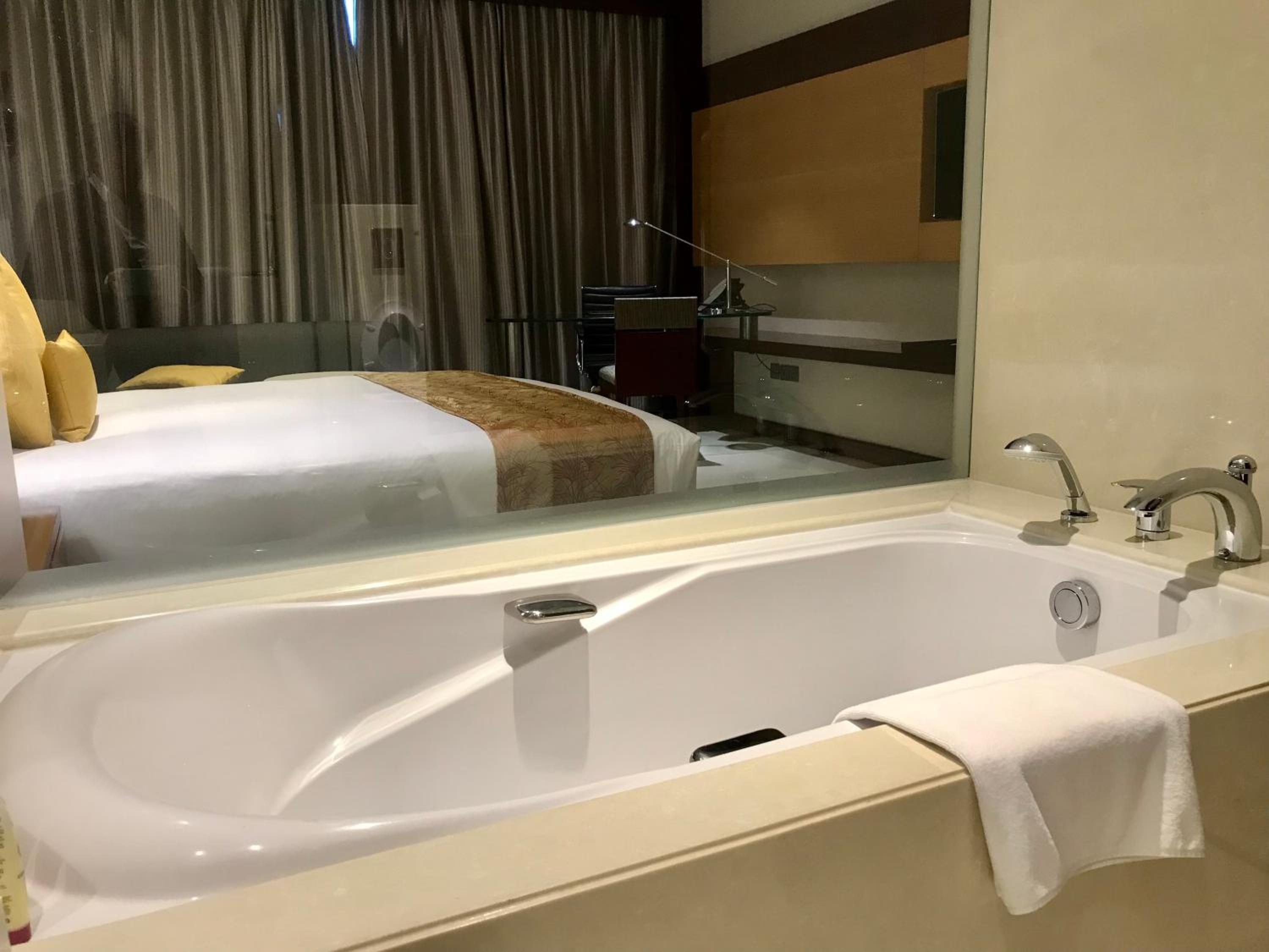 Standard King Room - Disability Access