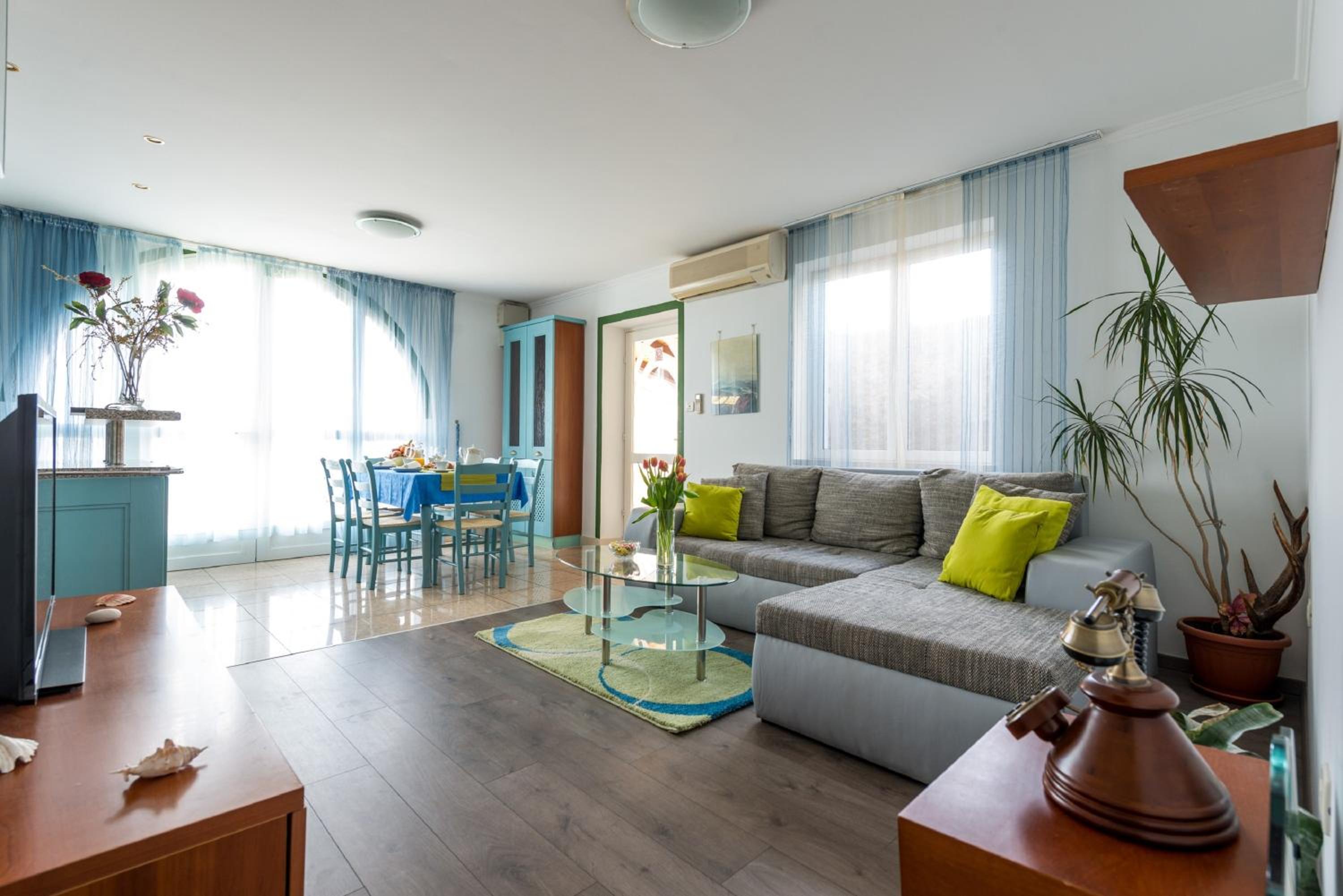 Zweizimmerwohnung mit Meerblick