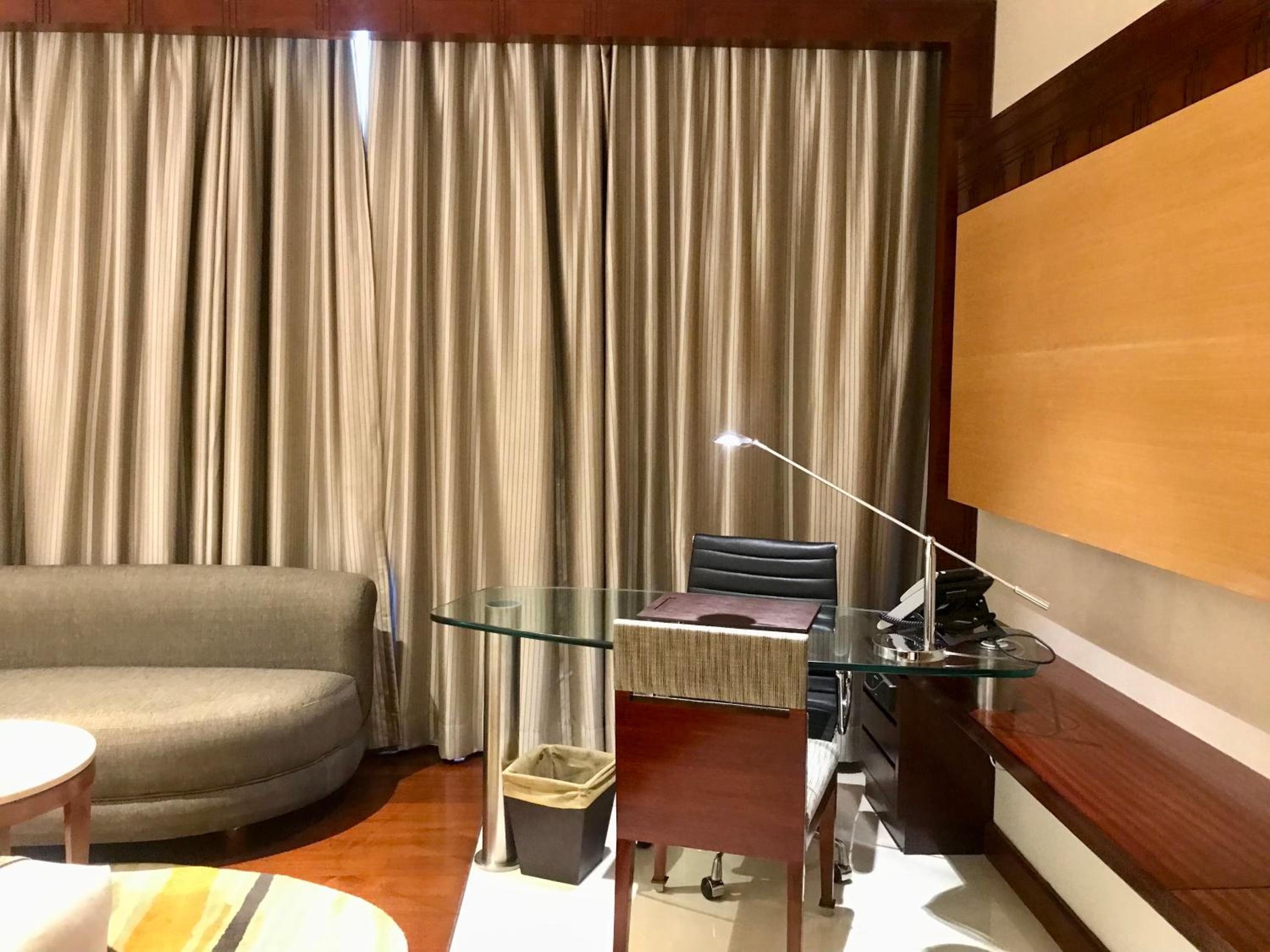 Standard King Room – Smoking