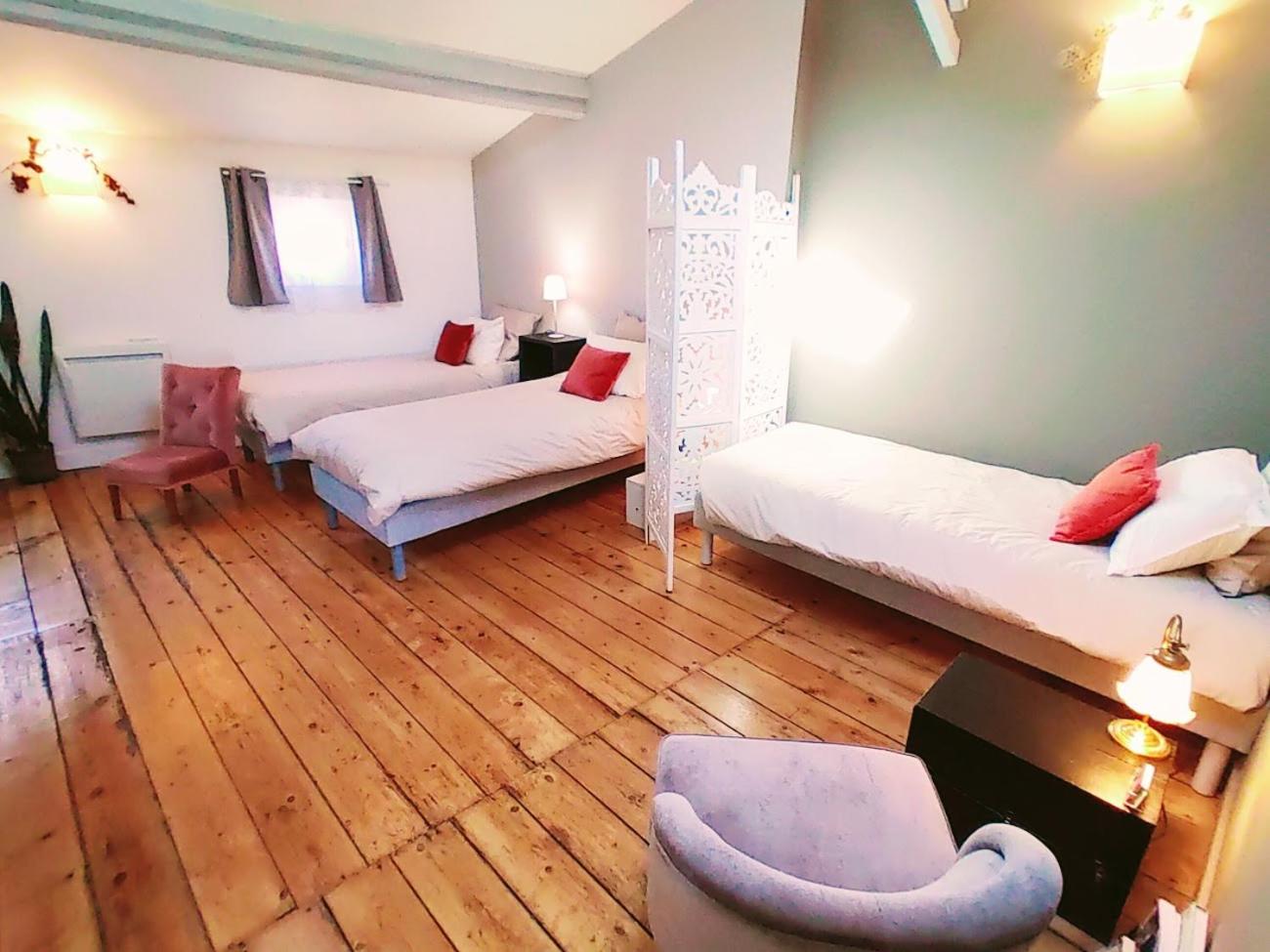 Triple Room with Private Bathroom - Photo 1