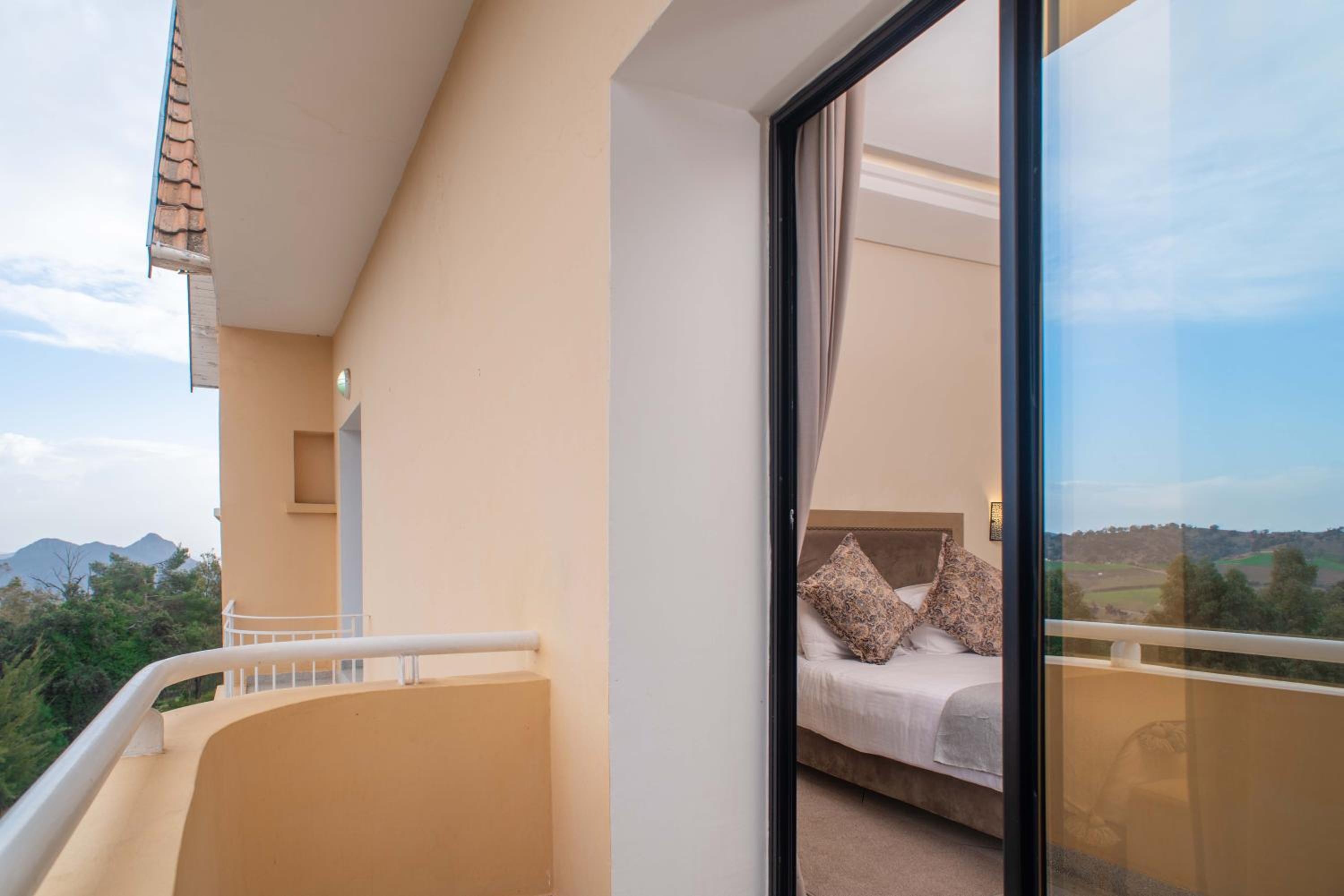 Deluxe Double Room with Balcony photo 1