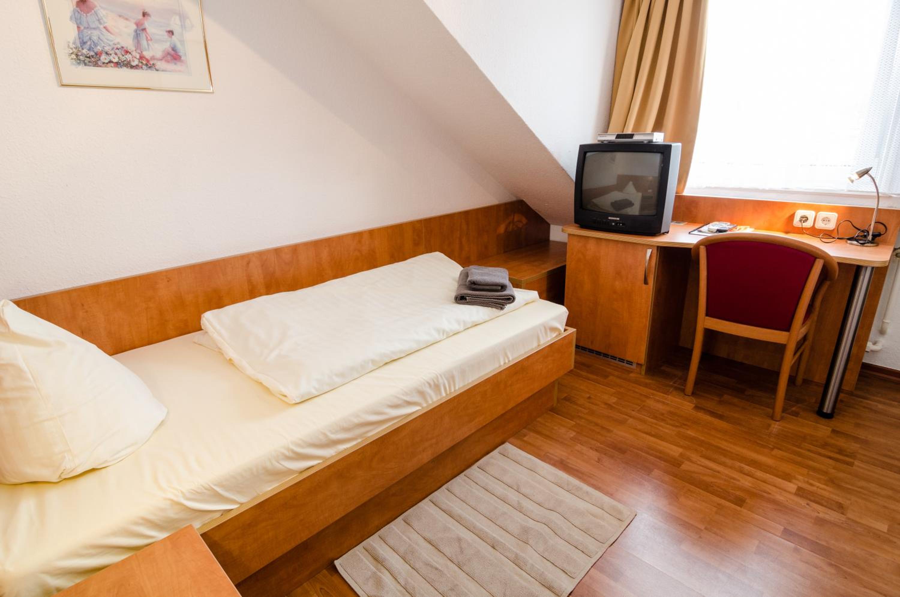 Single Room photo 2