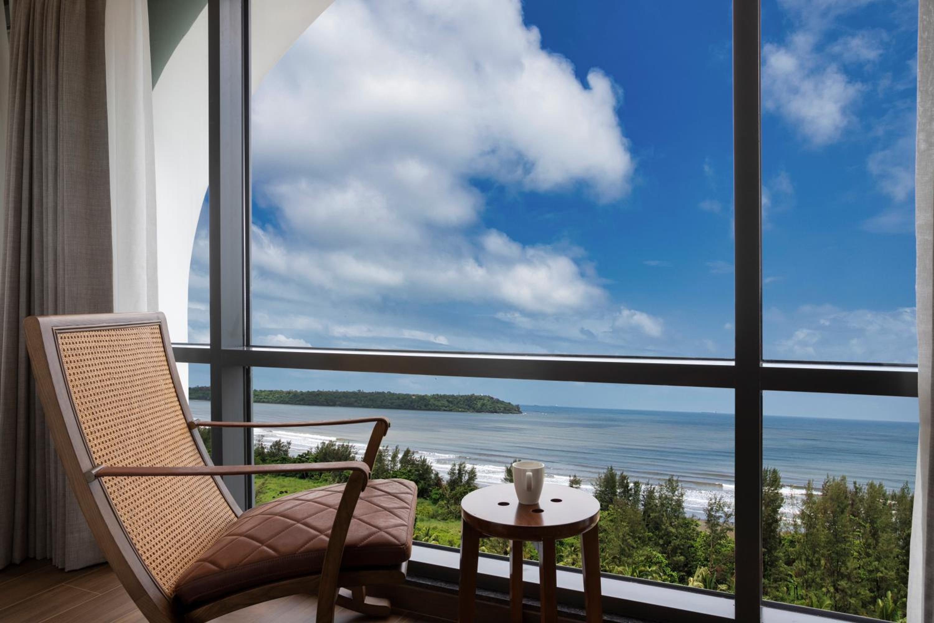 Deluxe Double Room with Sea View - Photo 7