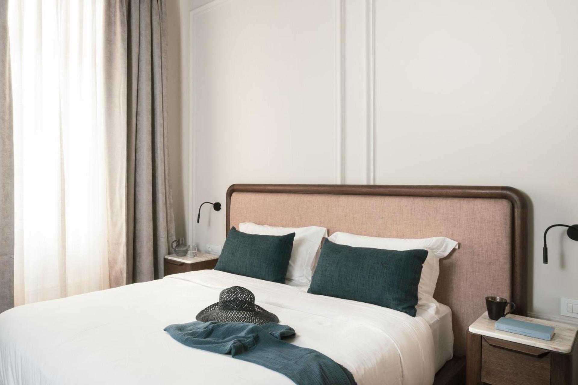 Superior King Room - Photo 1