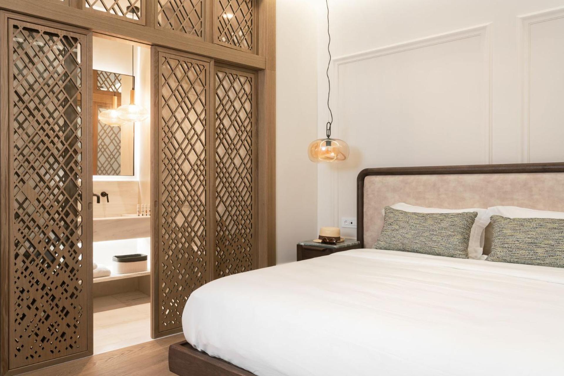 Superior King Room - Photo 18