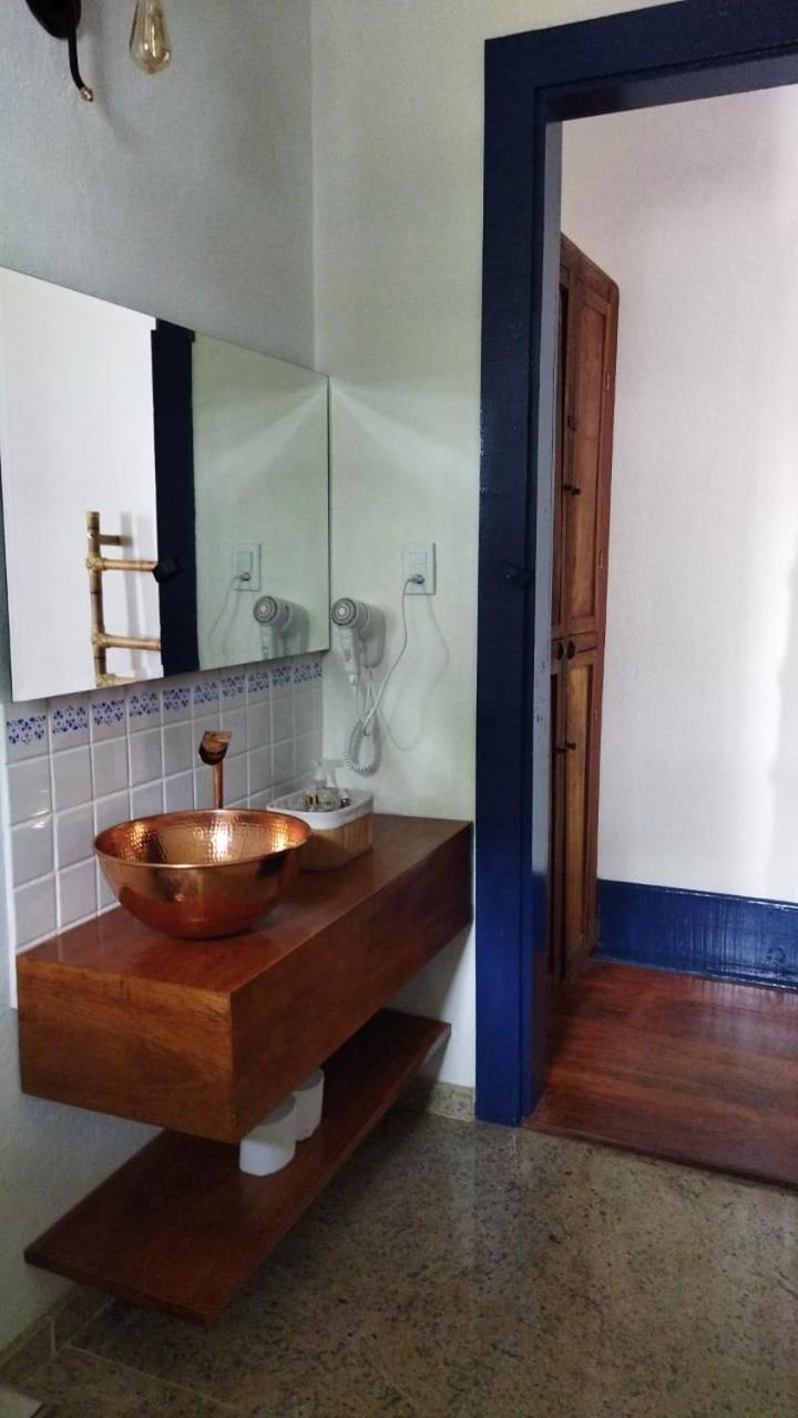 Deluxe King Suite photo 3