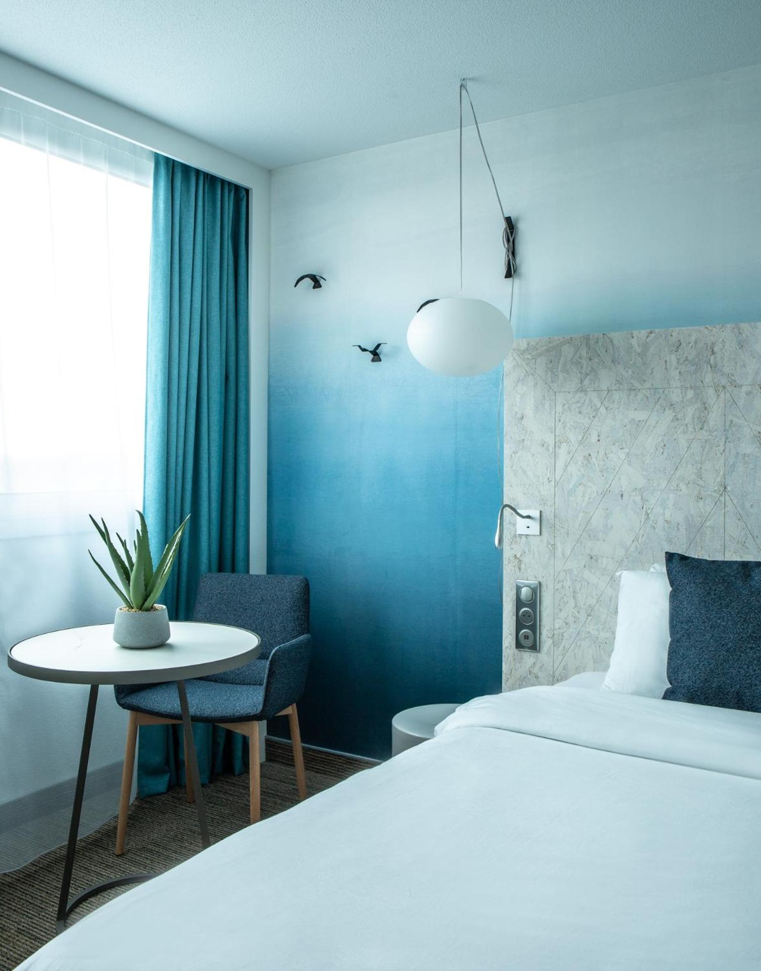 Standard Twin Room - Photo 4