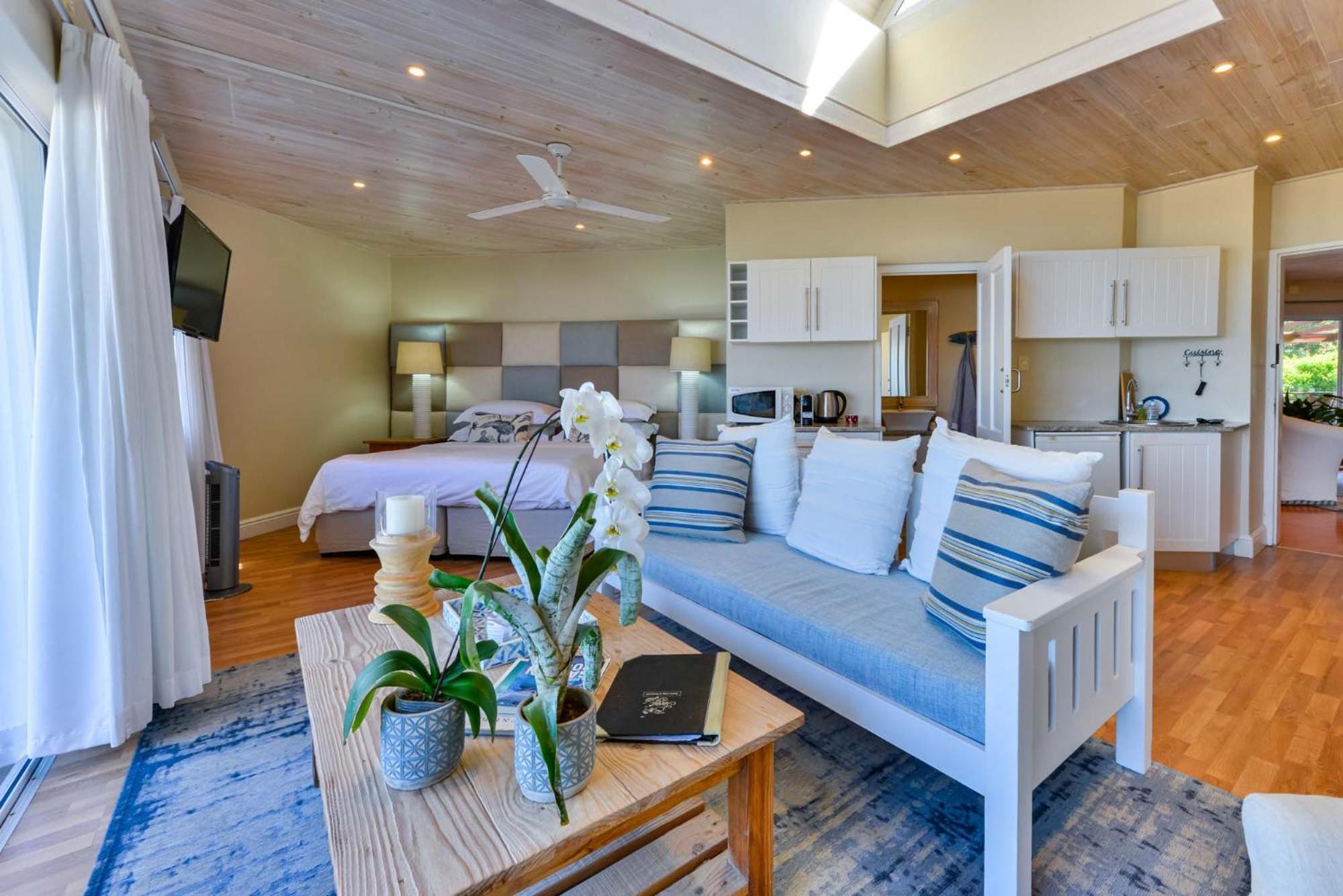 Deluxe Triple Room with Sea View