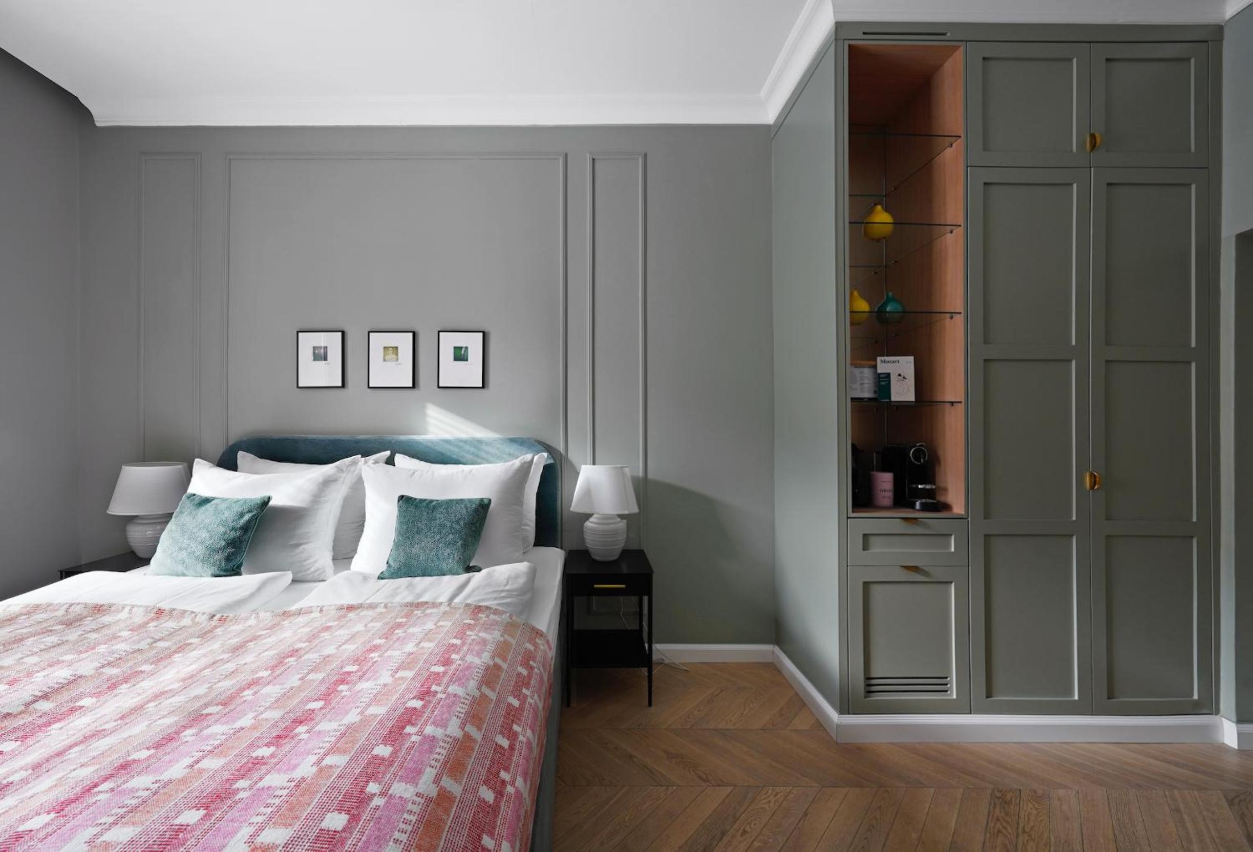 Medium Room photo 3