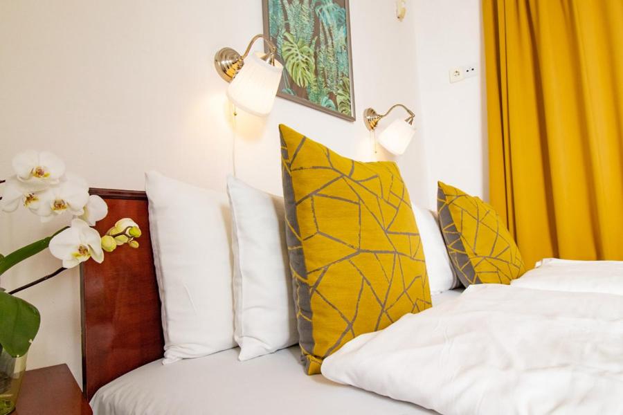Standard Double Room - Photo 1