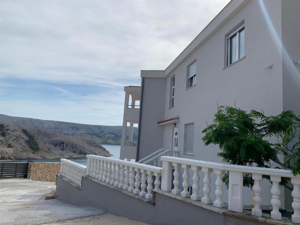 Apartment with Mountain View photo 2