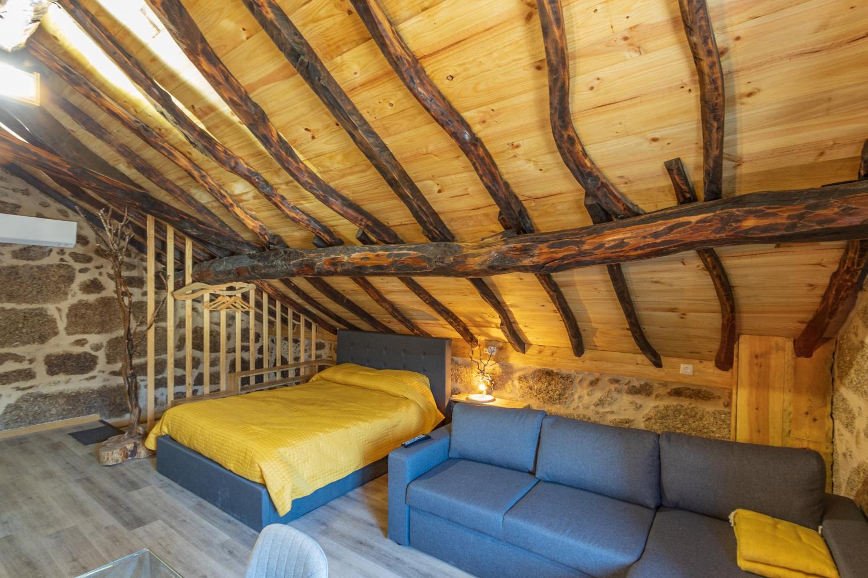 One-Bedroom Apartment - Photo 6