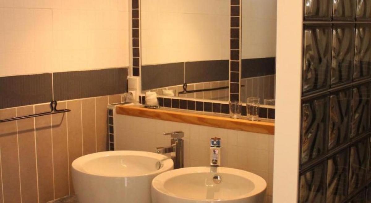 Double Room with Shower photo 2