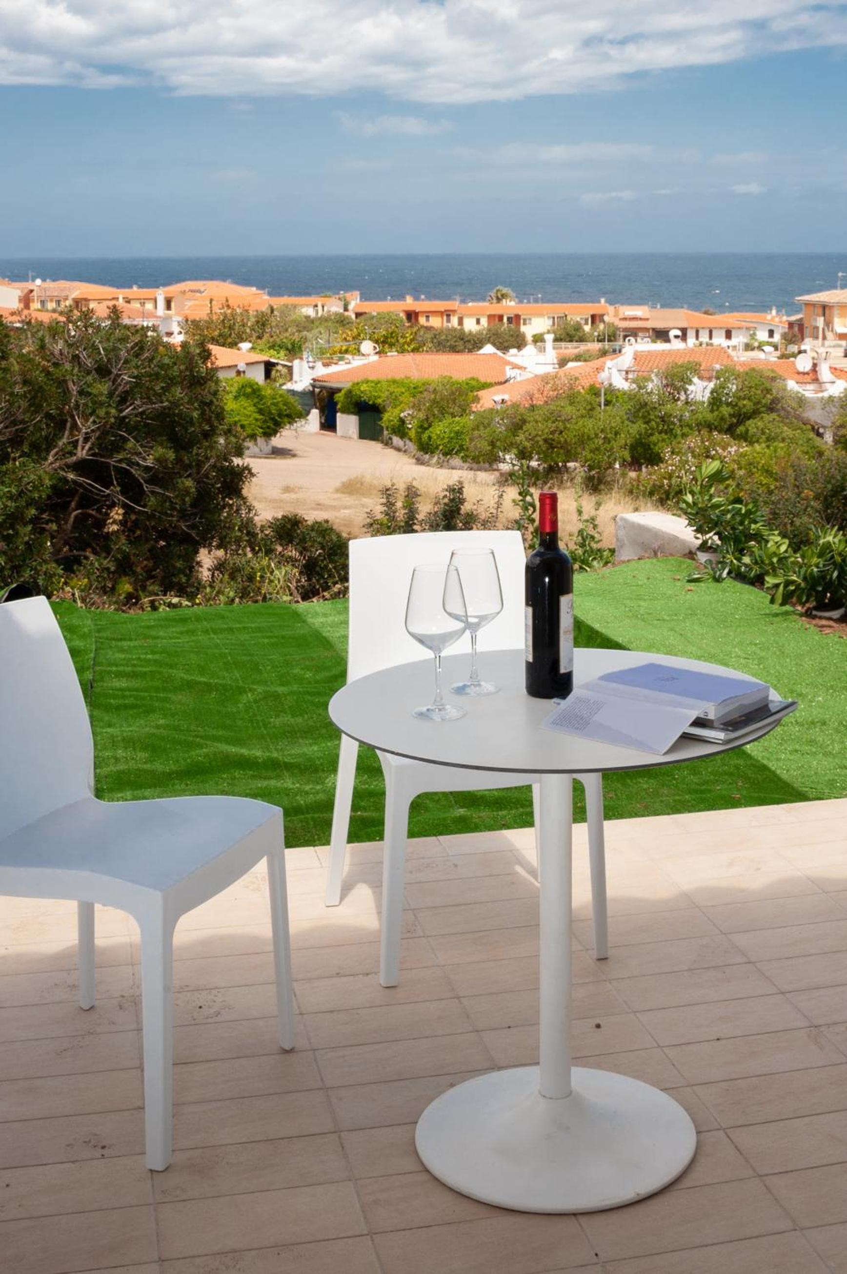 Superior Triple Room with Sea View - Photo 5