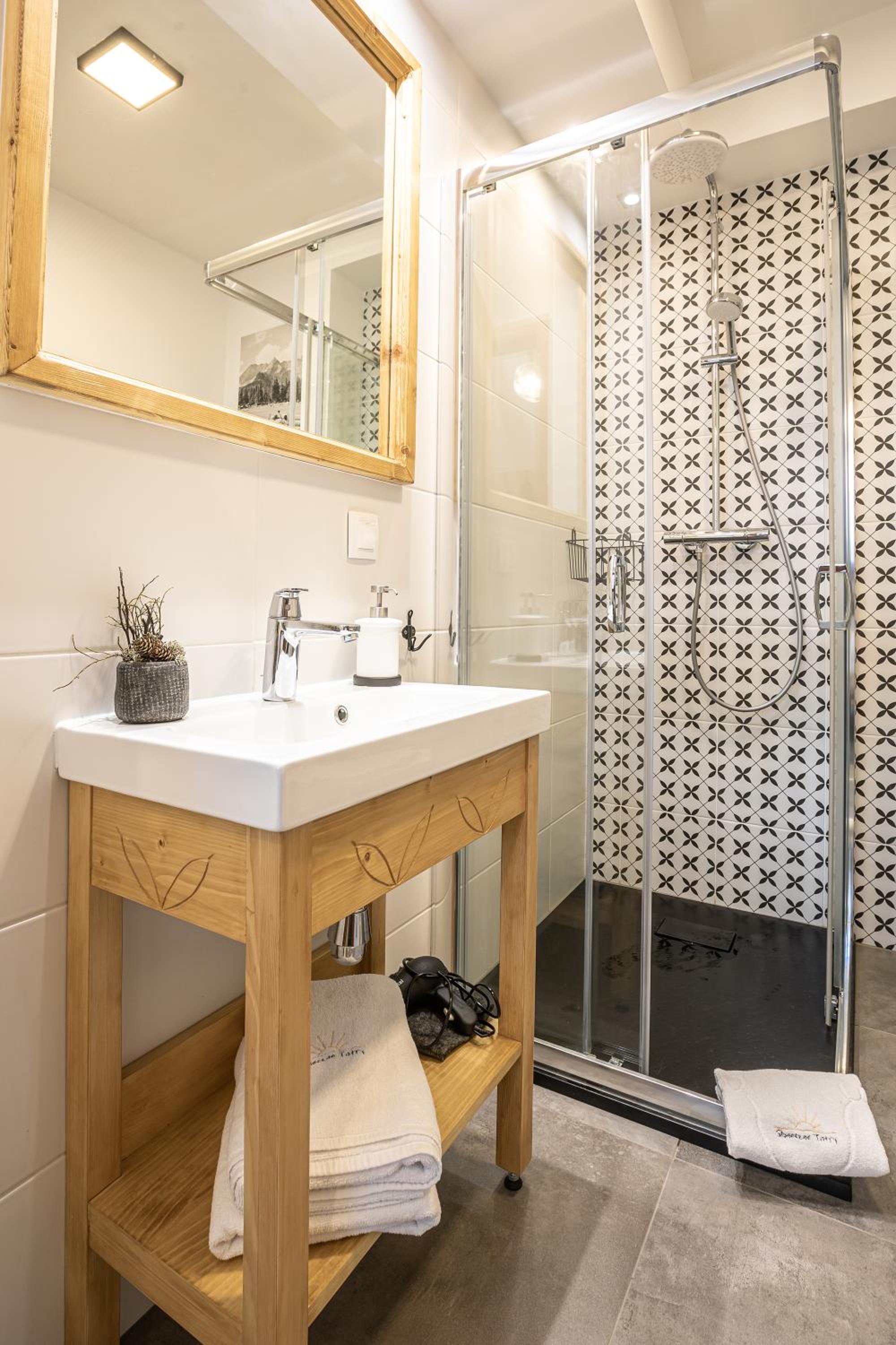 Two-Bedroom Apartment - Photo 19