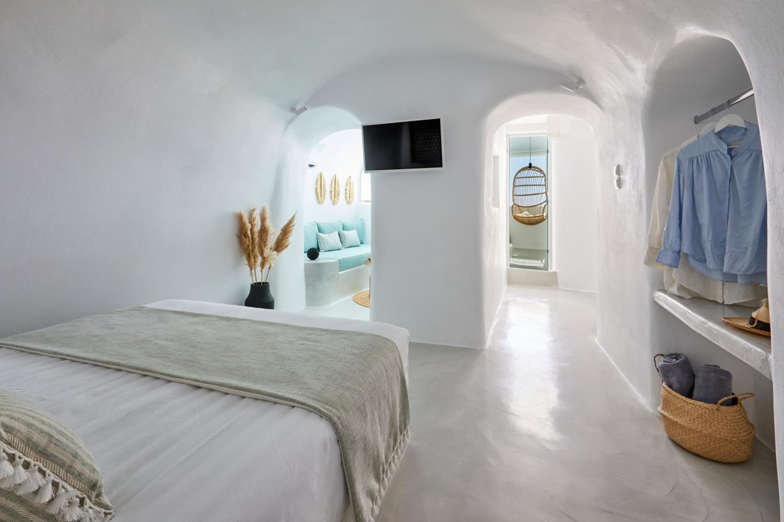 Honeymoon Suite with Indoor Heated Jacuzzi