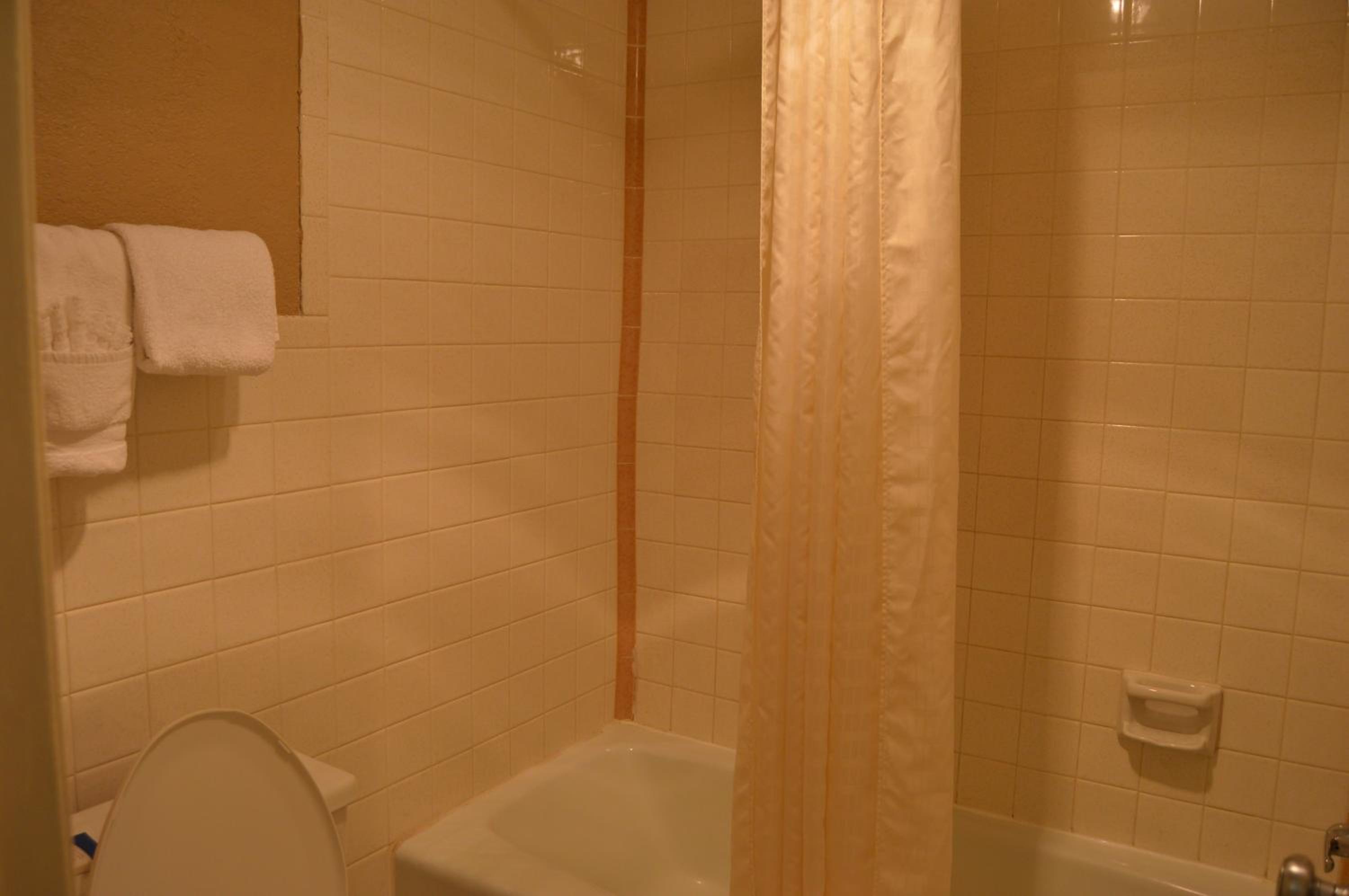 Double Room with Two Double Beds - Smoking - Photo 4