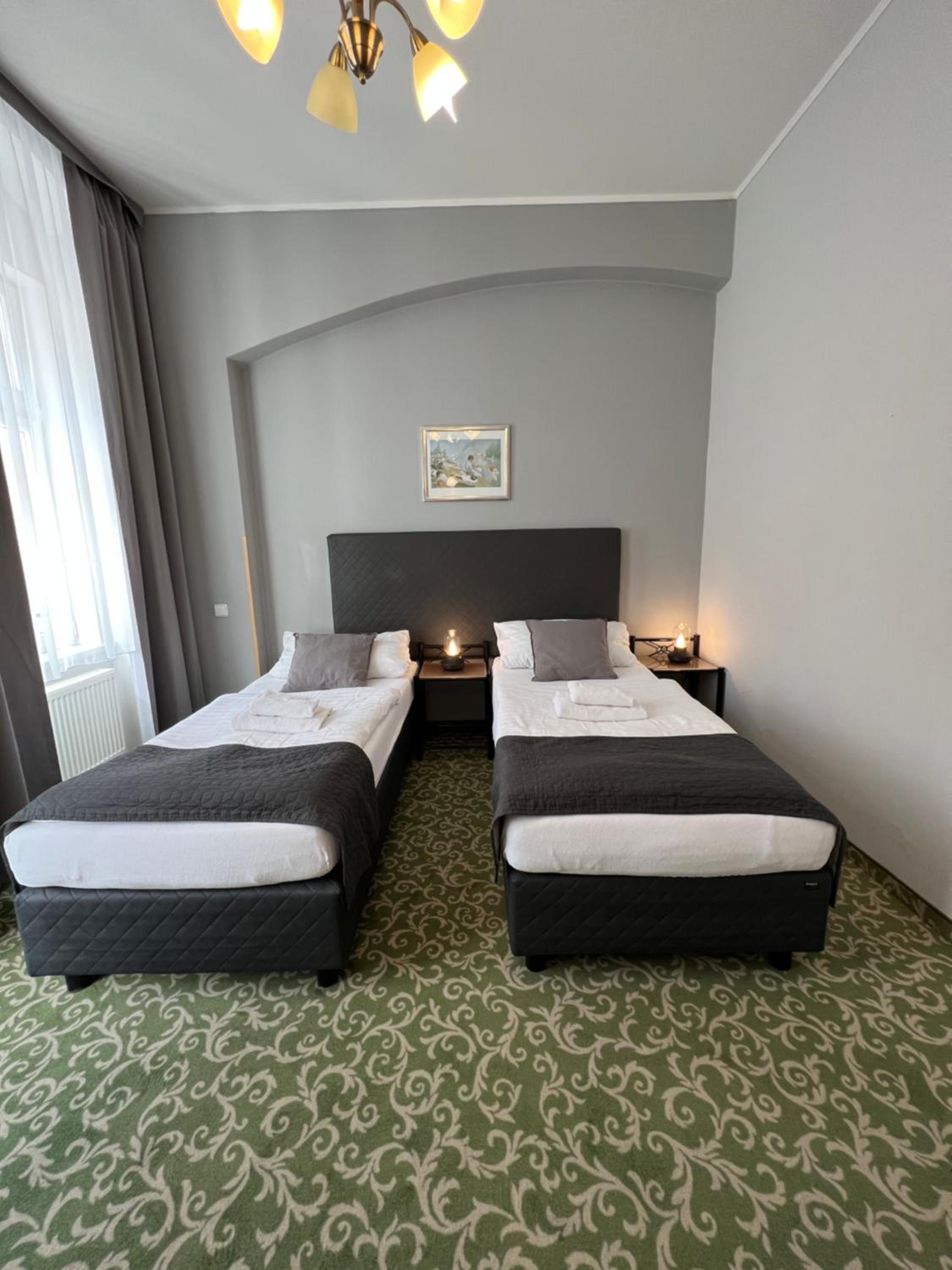 Deluxe Double or Twin Room - Photo 6