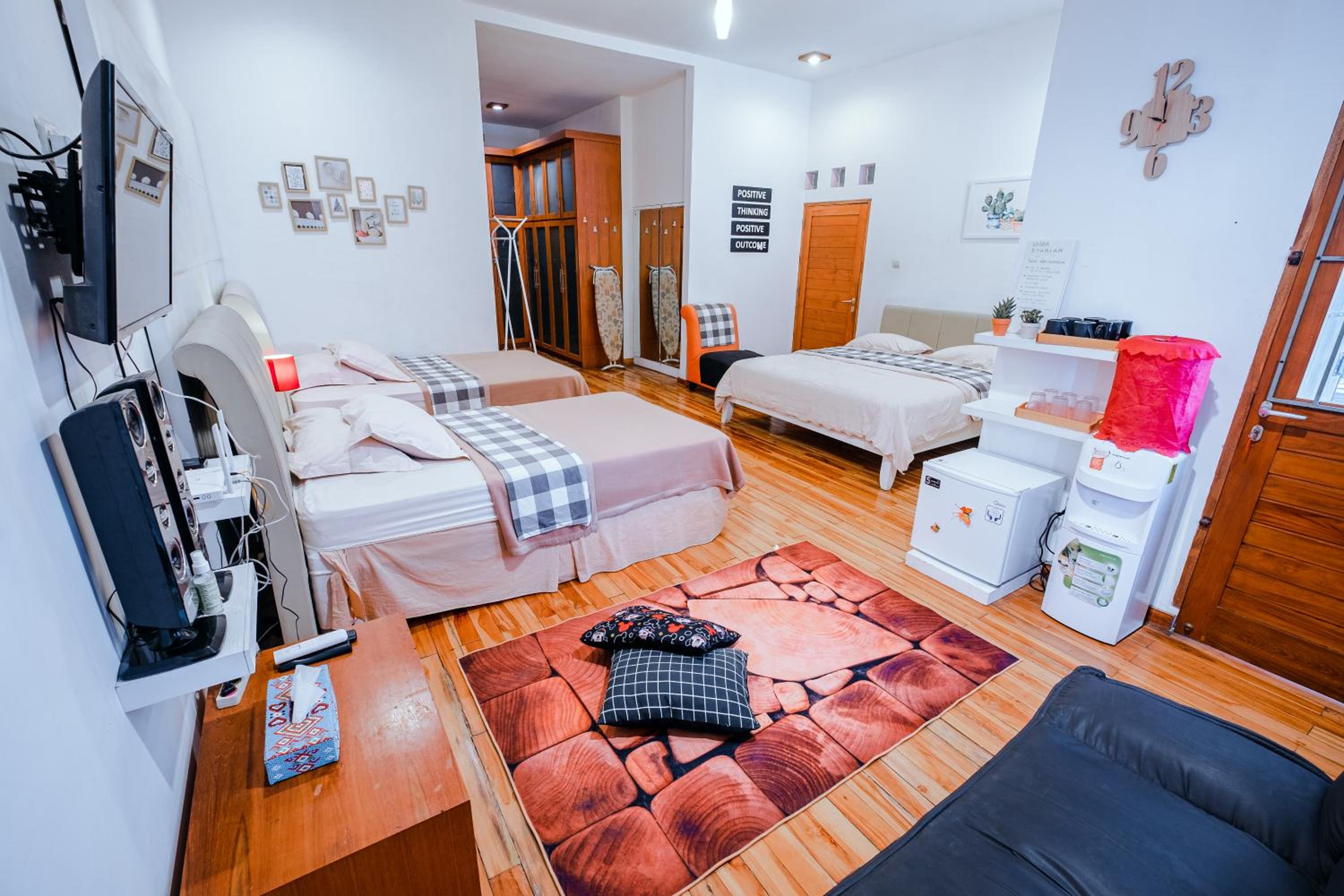 Deluxe Family Room - Photo 1