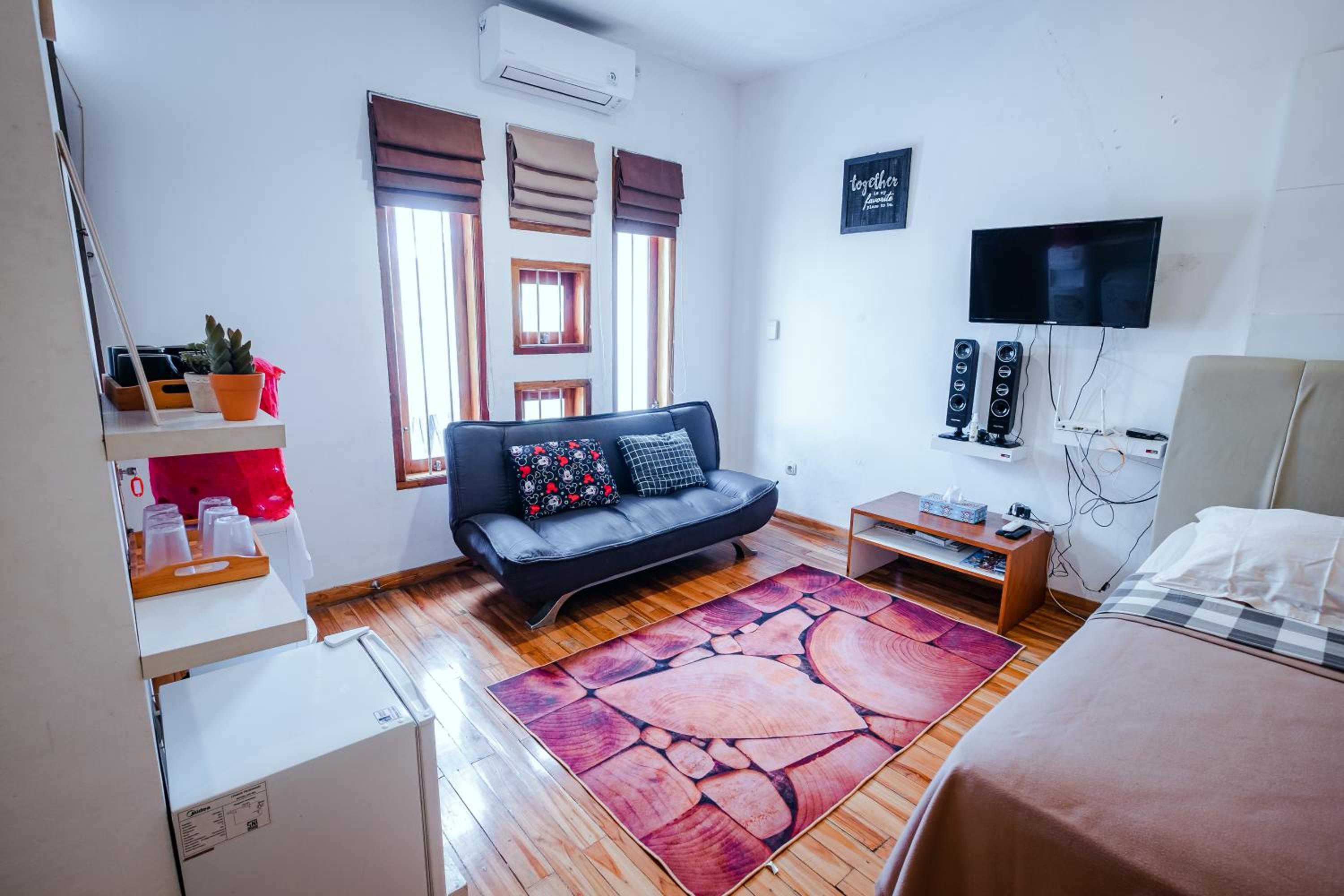Deluxe Family Room - Photo 2