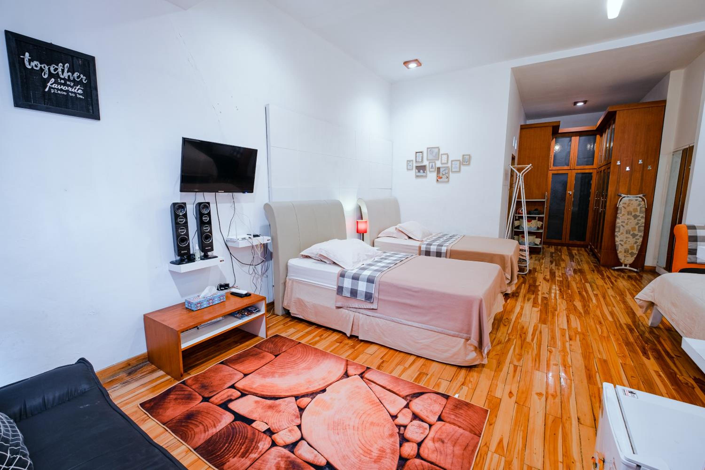 Deluxe Family Room - Photo 13