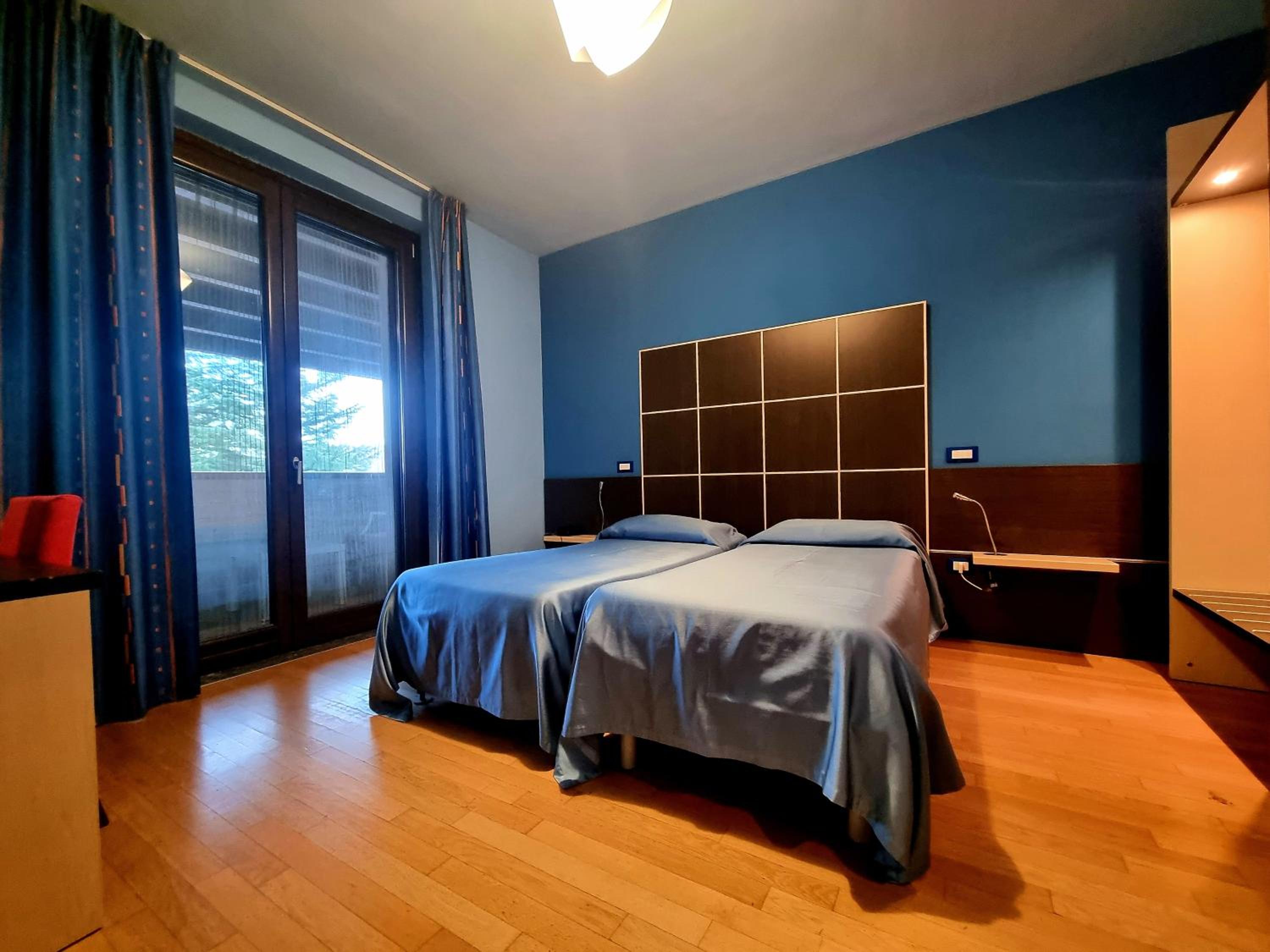 Deluxe Twin Room - Photo 3
